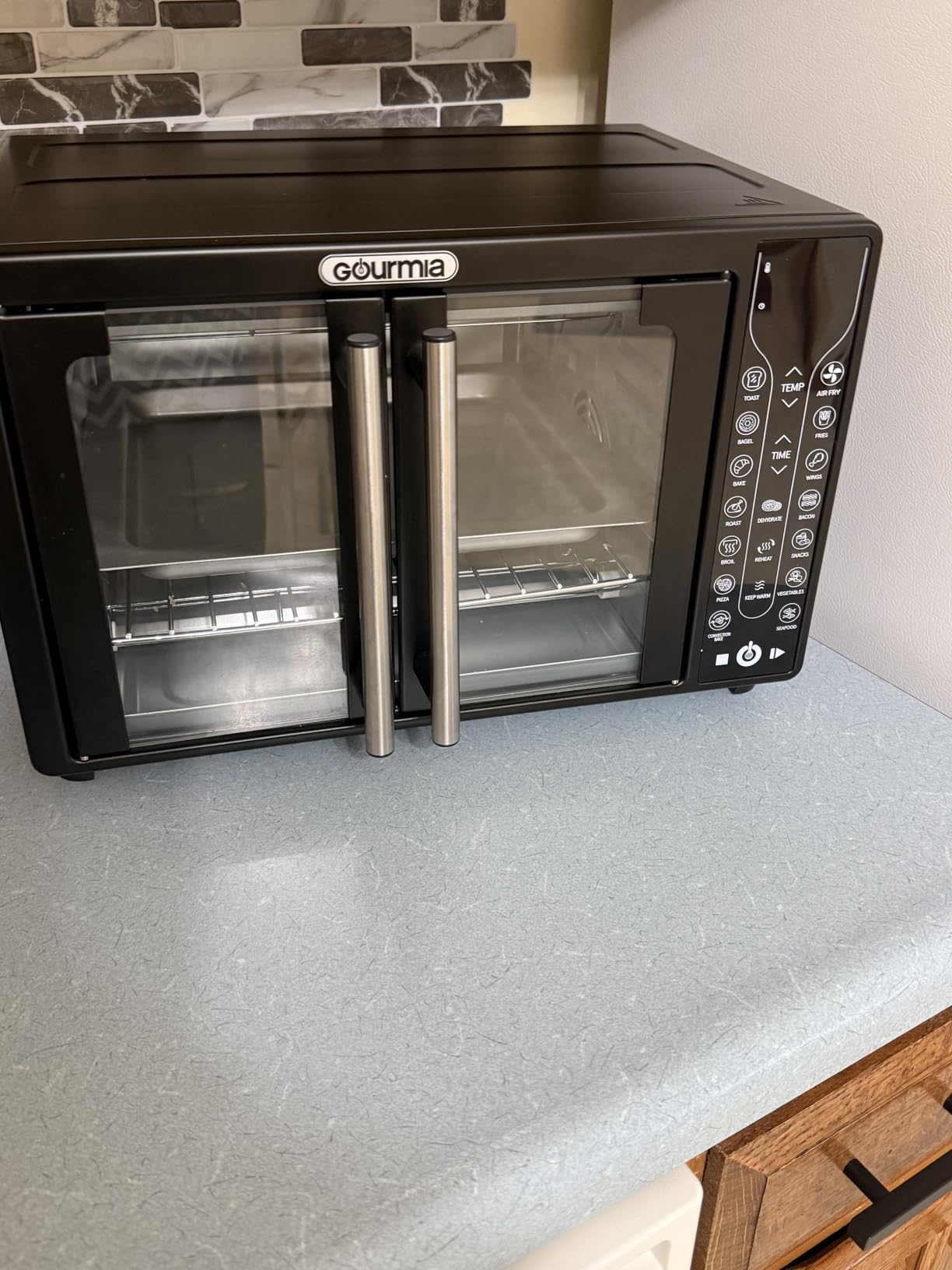 Gourmia Toaster Oven - 6-Slice Capacity, Digital Display, Black customer photo 2