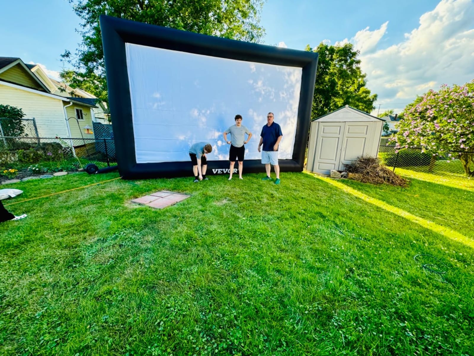 VEVOR Inflatable Projector Screen for Outdoor Use with 350W Air Blower customer photo 1
