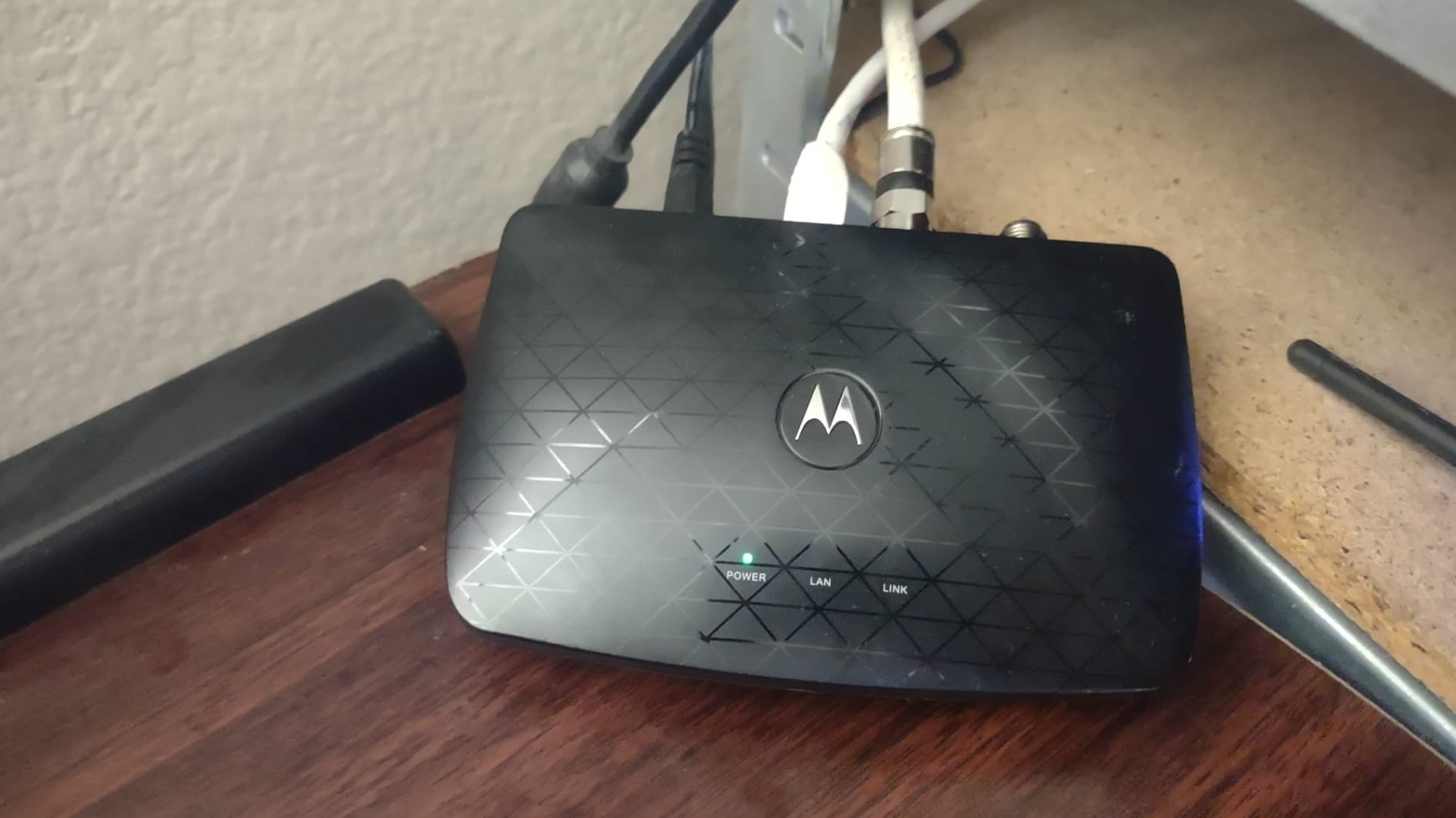 Motorola MoCA Adapter for Ethernet Over Coax, Plug and Play, Ultra Fast Speeds, Boost Home Network for Better Streaming and Gaming (2.5 Gbps - MoCA 2 Pack) customer photo 1