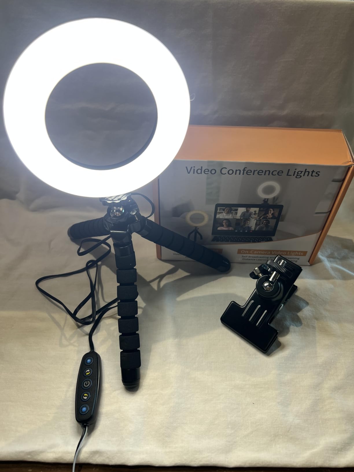 Video Conference Lighting Kit, Ring Light Clip on Laptop Monitor with 5 Dimmable Color & 5 Brightness Level for Webcam Lighting/Zoom Lighting/Remote Working/Self Broadcasting and Live Streaming, etc. customer photo 1
