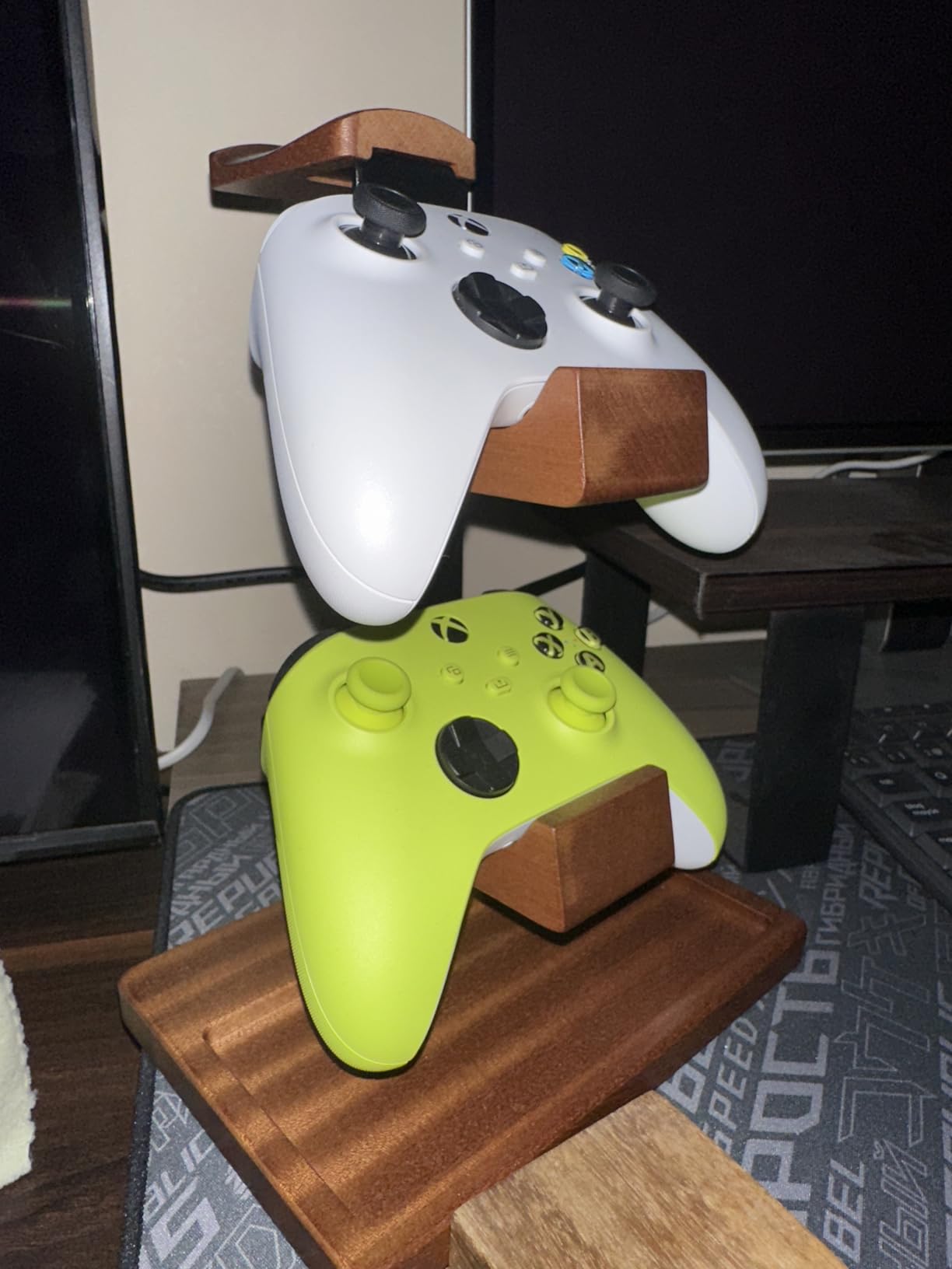 Xbox Wireless Gaming Controller | Electric Volt | Consoles, PCs, TVs, mobile, and more | Textured Grip | Wireless, Bluetooth, USB-C Connectivity customer photo 2