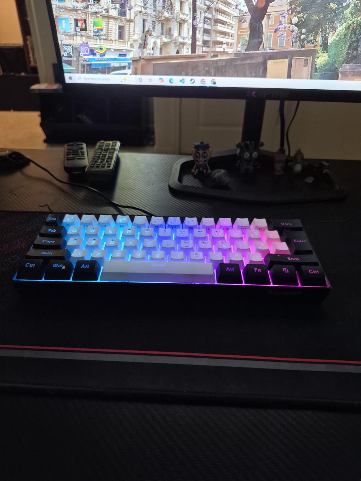 Snpurdiri 60% Wired Gaming Keyboard, 61 Keys RGB (Black-White) customer photo 1