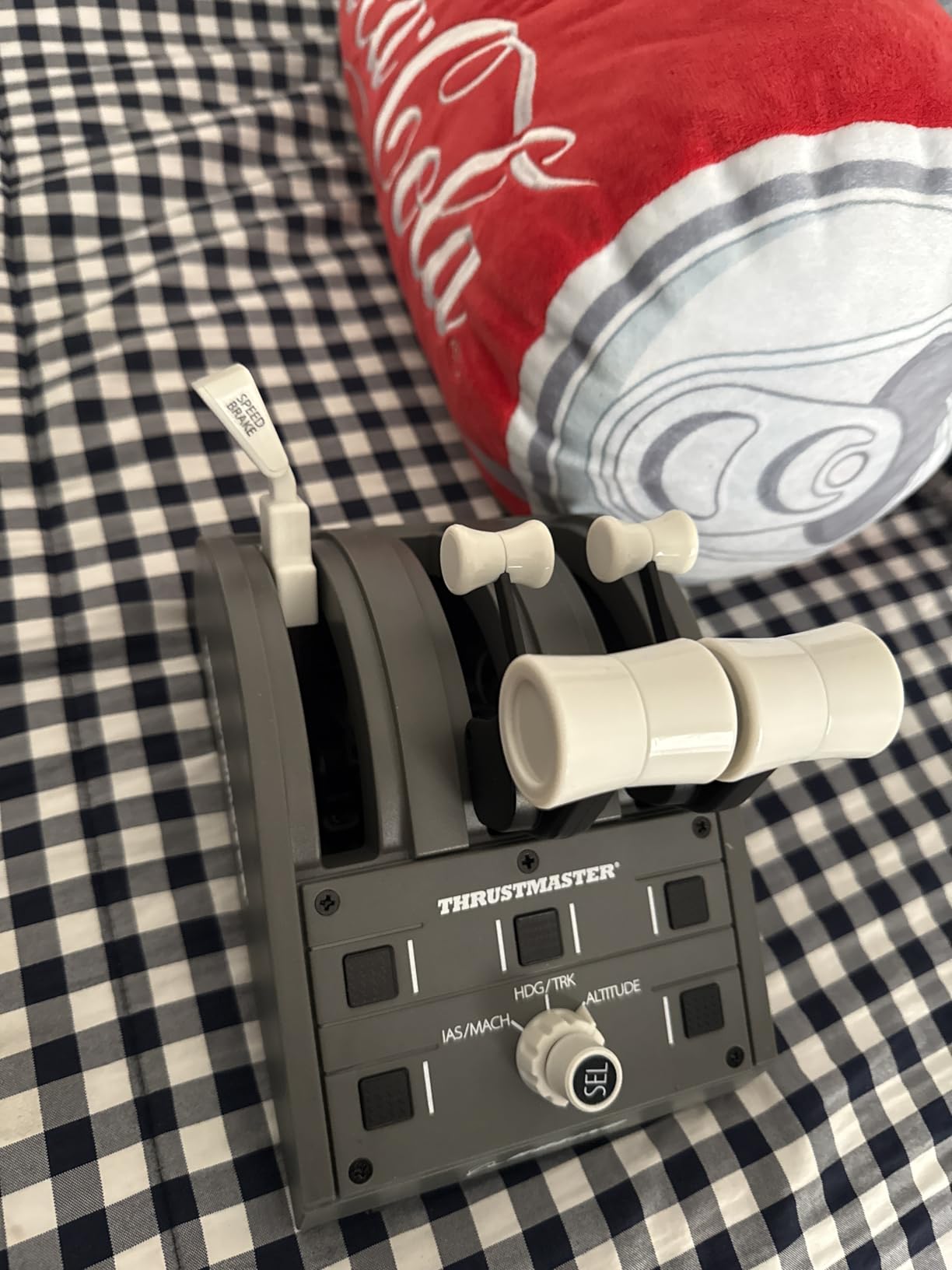 Thrustmaster TCA Yoke & Quadrant Boeing Edition Flight Pack - XBOX & PC customer photo 2