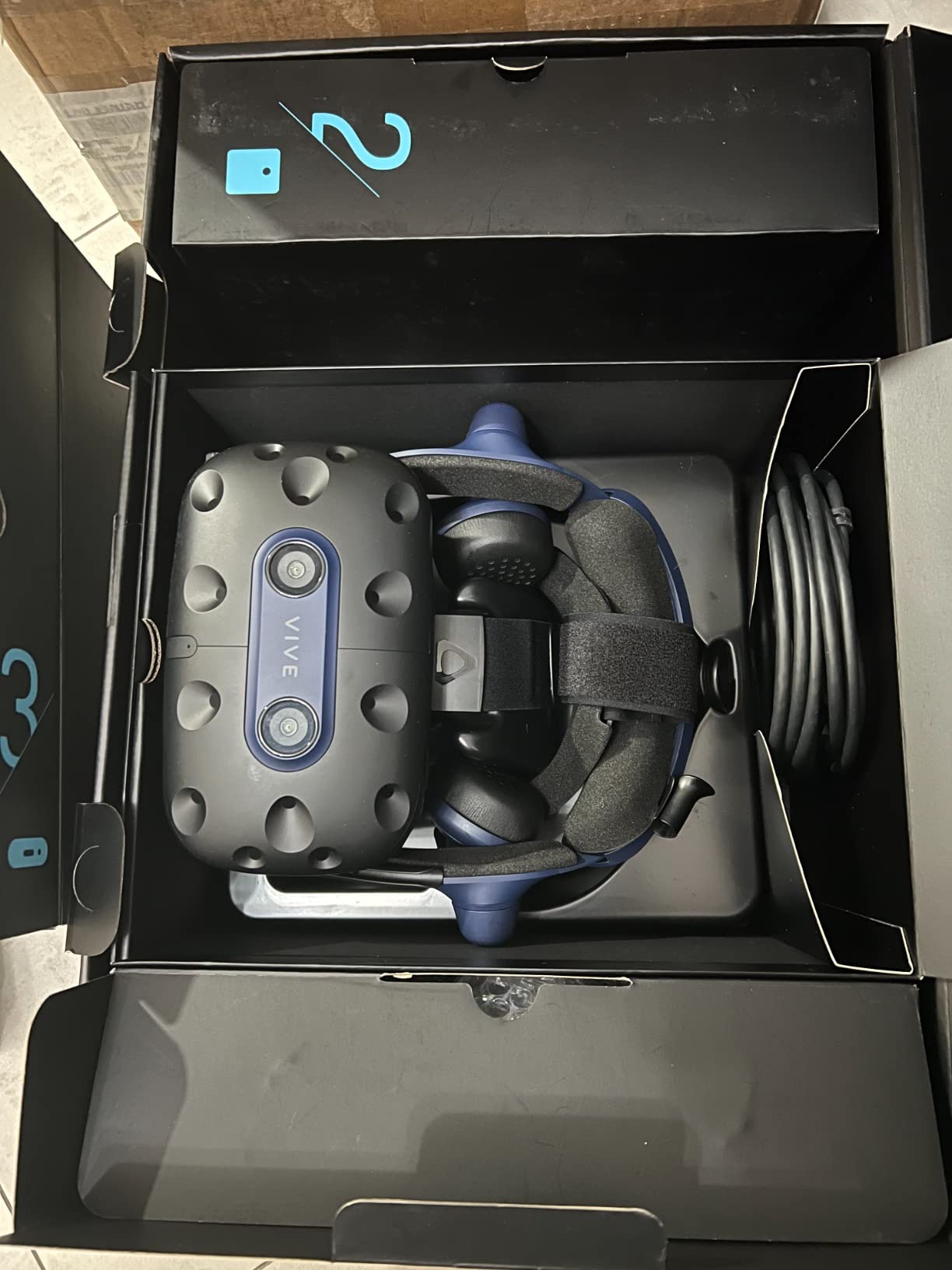 HTC Vive Pro 2 Virtual Reality System customer photo 2