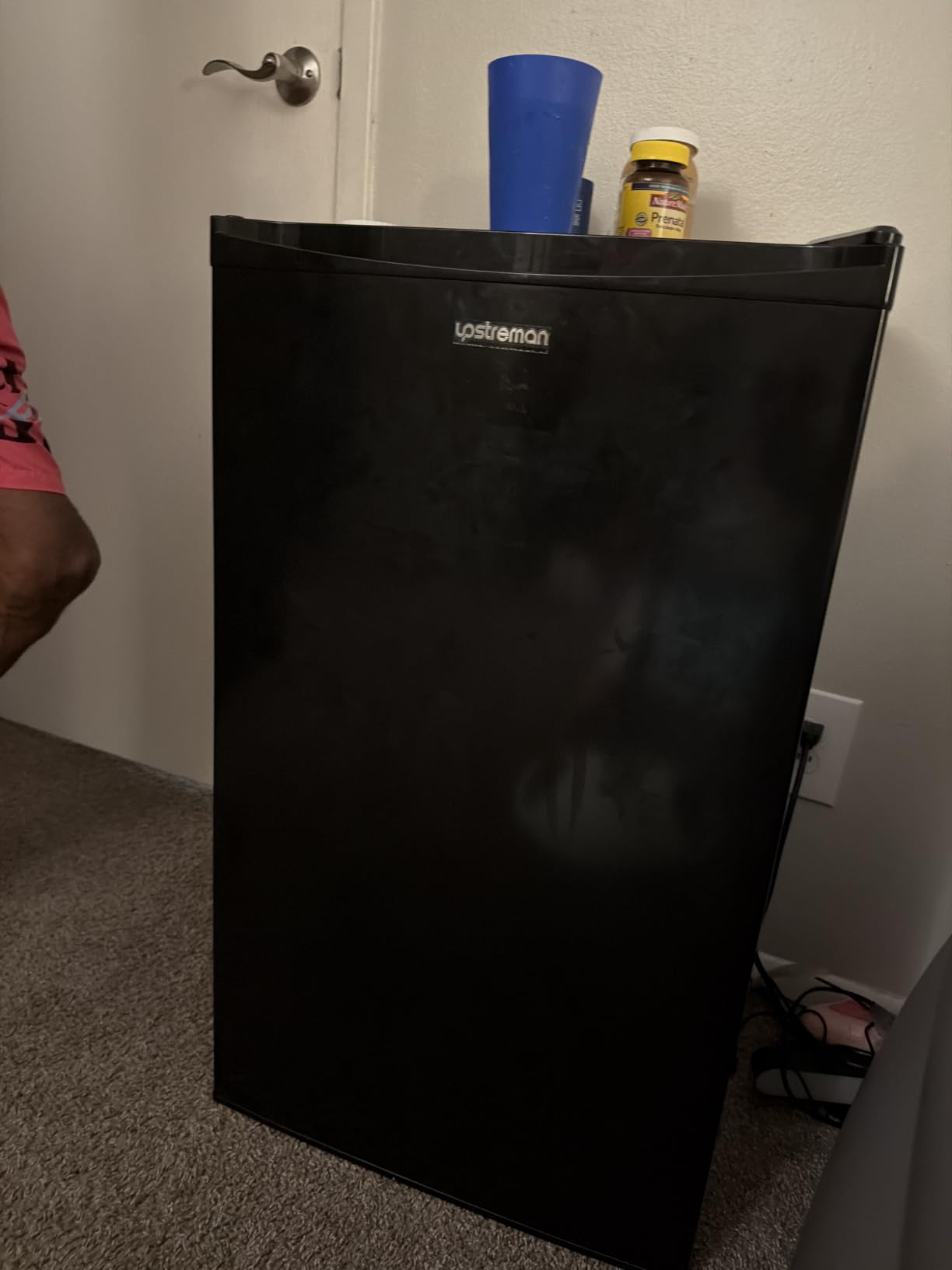 Upstreman 3.2 Cu.Ft Mini Fridge with Freezer, Black-BR321 customer photo 2