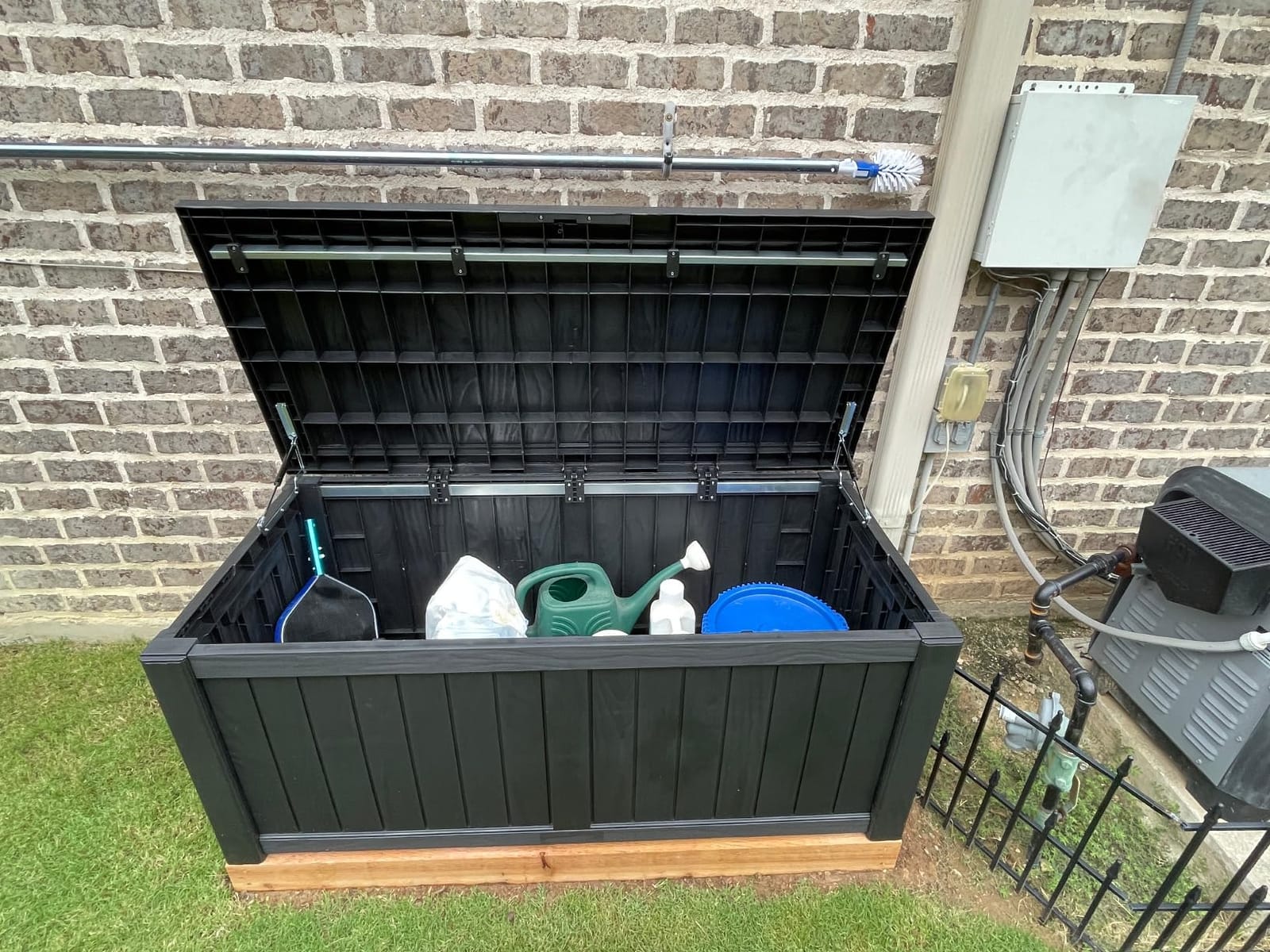YITAHOME 120 Gallon Outdoor Storage Deck Box customer photo 2