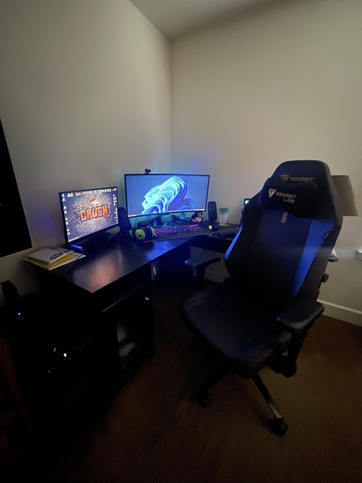 Secretlab Titan Evo Black Gaming Chair - Regular, Leatherette, Ergonomic customer photo 2
