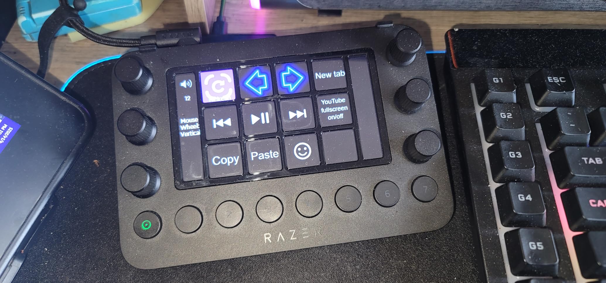 Razer Stream Controller: All-In-One Keypad for Streaming - 12 Haptic Switchblade Keys - 6 Tactile Analog Dials - 8 Programmable Buttons - Designed for PC & Mac Compatibility customer photo 2