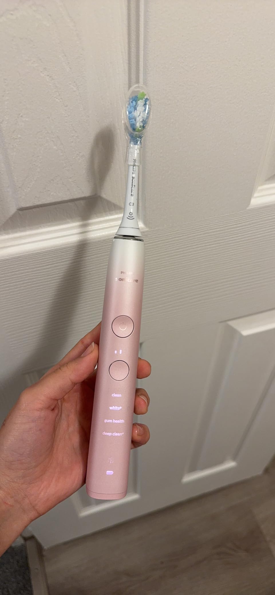 PHILIPS Sonicare DiamondClean 9000 Electric Toothbrush, Amethyst customer photo 2