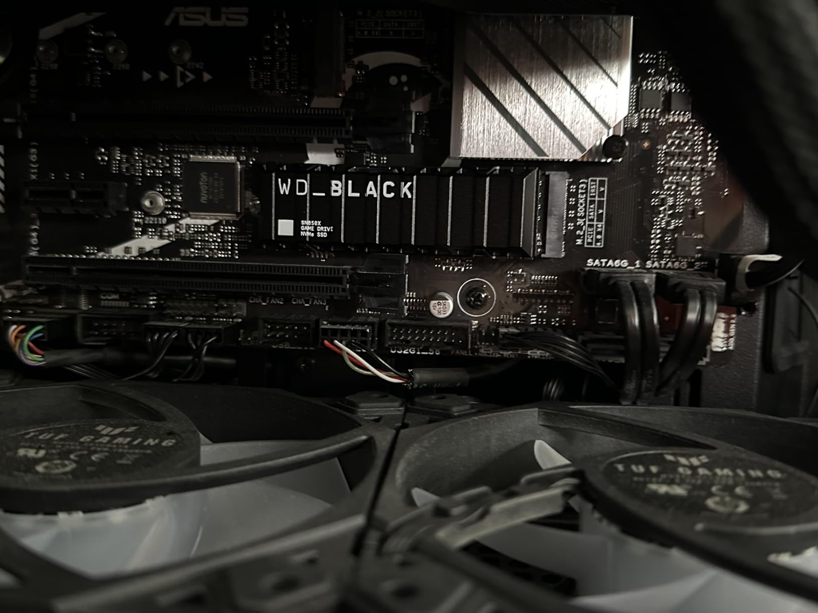 WD_BLACK SN850X 2TB NVMe SSD with Heatsink - M.2 2280, Up to 7,300 MB/s Read speeds, Up to 6,300 MB/s write speeds, Gaming Expansion, High Performance Internal Solid State Drive - WDS200T2XHE customer photo 2