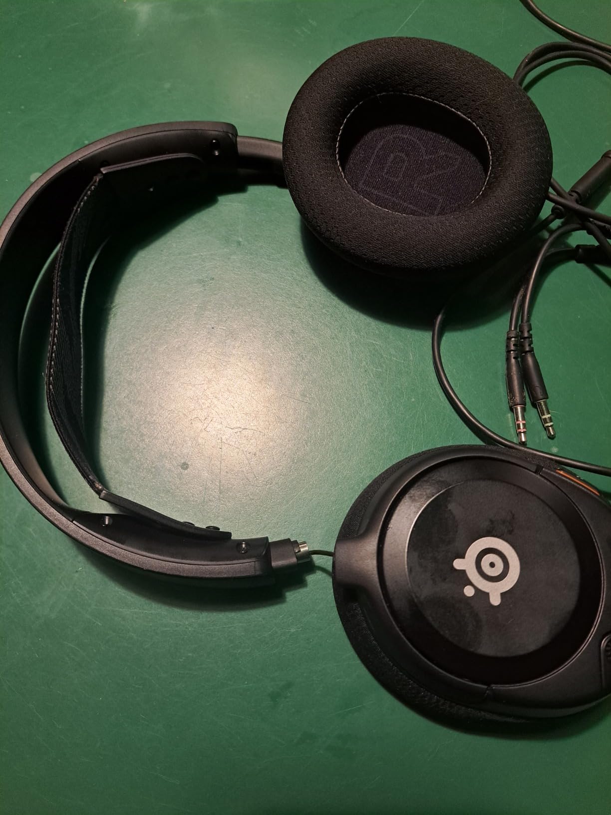 SteelSeries Arctis Nova 1 Multi-System Gaming Headset — Hi-Fi Drivers — 360° Spatial Audio — Comfort Design — Durable — Ultra Lightweight — Noise-Cancelling Mic — PC, PS5/PS4, Switch, Xbox - White customer photo 1