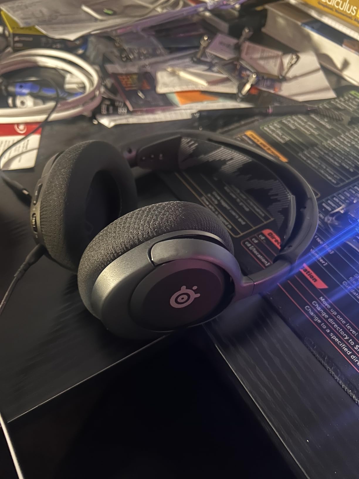SteelSeries Arctis Nova 1 Multi-System Gaming Headset — Hi-Fi Drivers — 360° Spatial Audio — Comfort Design — Durable — Ultra Lightweight — Noise-Cancelling Mic — PC, PS5/PS4, Switch, Xbox - White customer photo 2