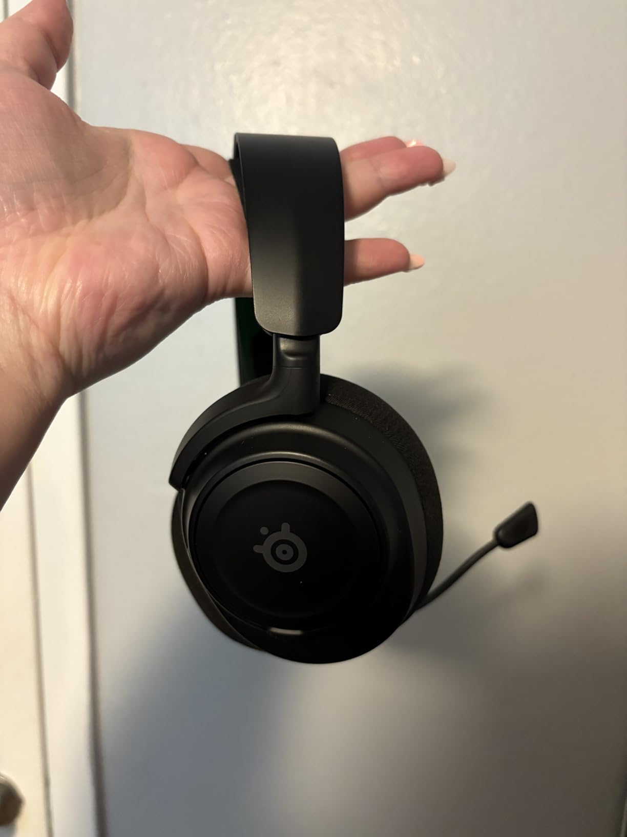 SteelSeries Arctis Nova 7X Wireless Multi-Platform Gaming Headset — Neodymium Magnetic Drivers — 2.4GHz+Bluetooth — 38Hr USB-C Battery — AI Mic — Xbox Series X|S, PC, PS5, Switch, VR, Mobile - Black customer photo 2