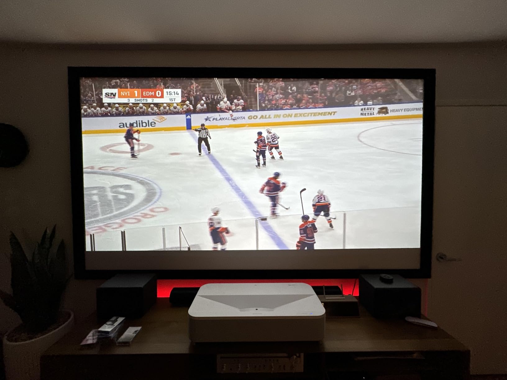Epson EpiqVision LS800 4K PRO-UHD Ultra Short Throw Laser Projector customer photo 1