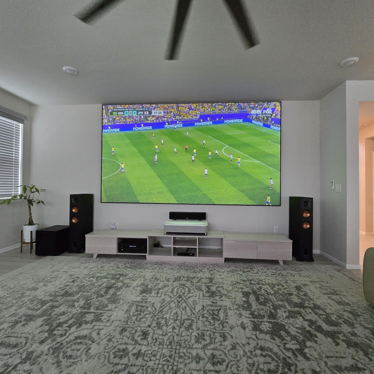 Epson EpiqVision LS800 4K PRO-UHD Ultra Short Throw Laser Projector customer photo 2
