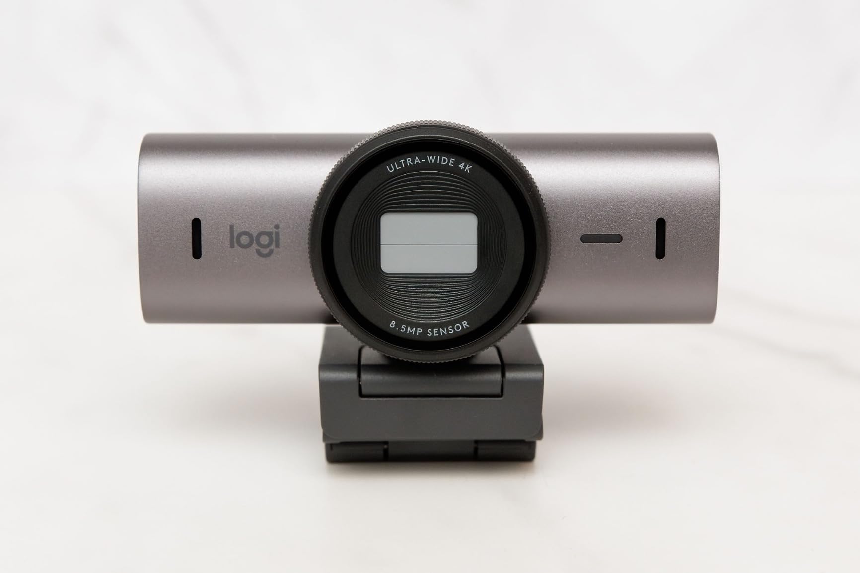 Logitech MX Brio Ultra HD 4K Webcam Collaboration and Streaming - Graphite customer photo 1