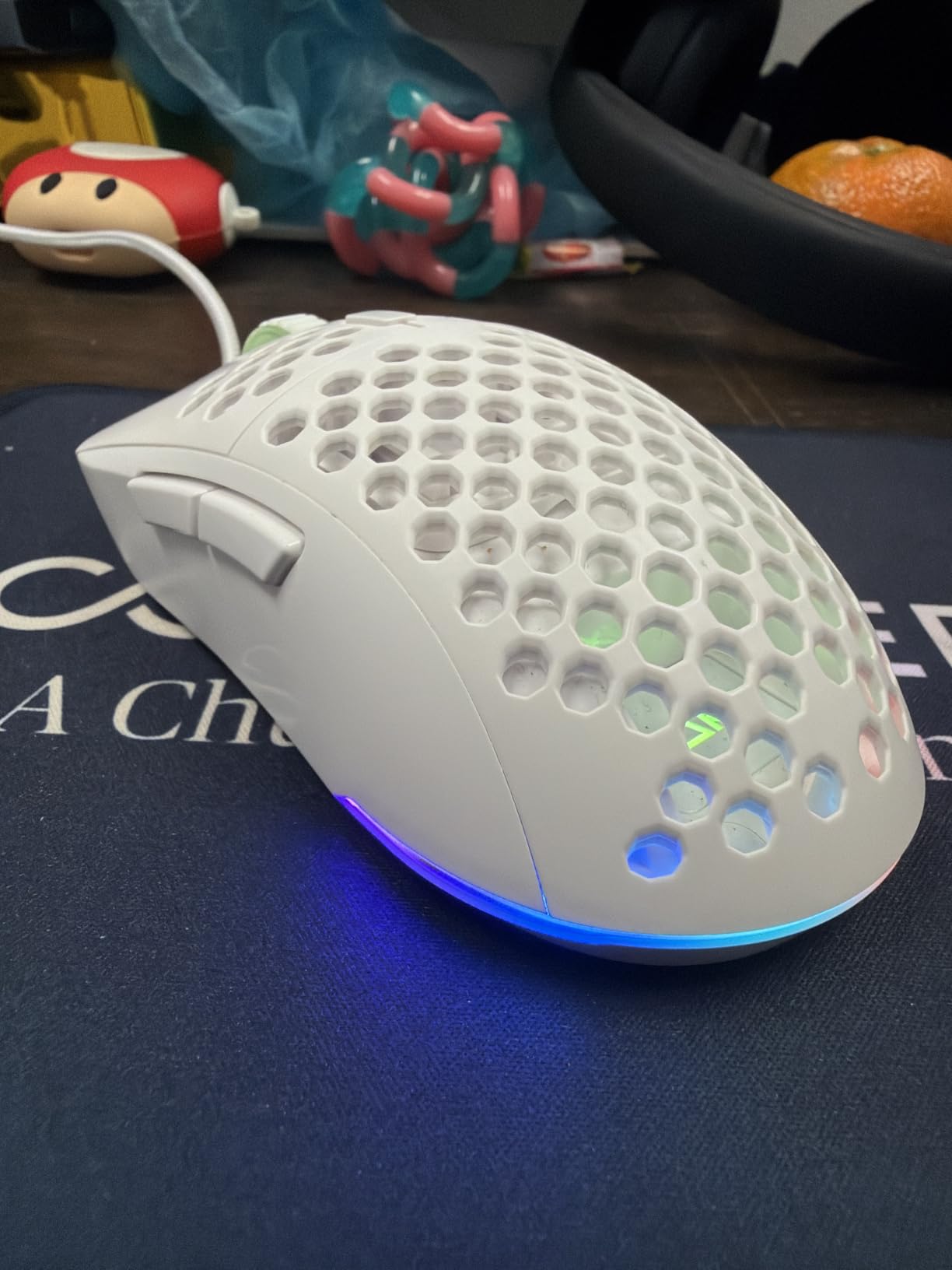 TMKB Falcon M1SE White Gaming Mouse, Wired, Lightweight Honeycomb, 12800DPI customer photo 1