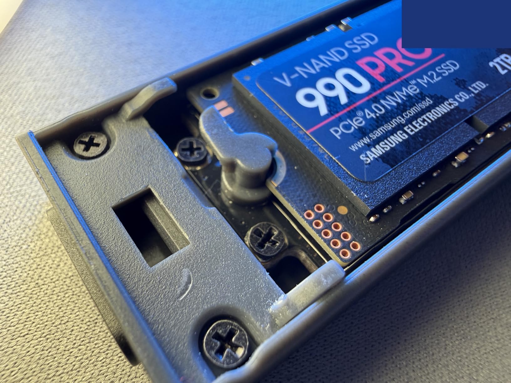Samsung SSD 990 PRO 1TB, PCIe 4.0 M.2 2280, Up to 7,450 MB/s customer photo 1