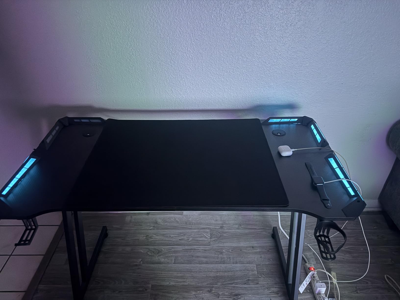 HLDIRECT 63 Inch Gaming Desk Z Shaped Carbon Fiber Computer Desk with LED customer photo 2