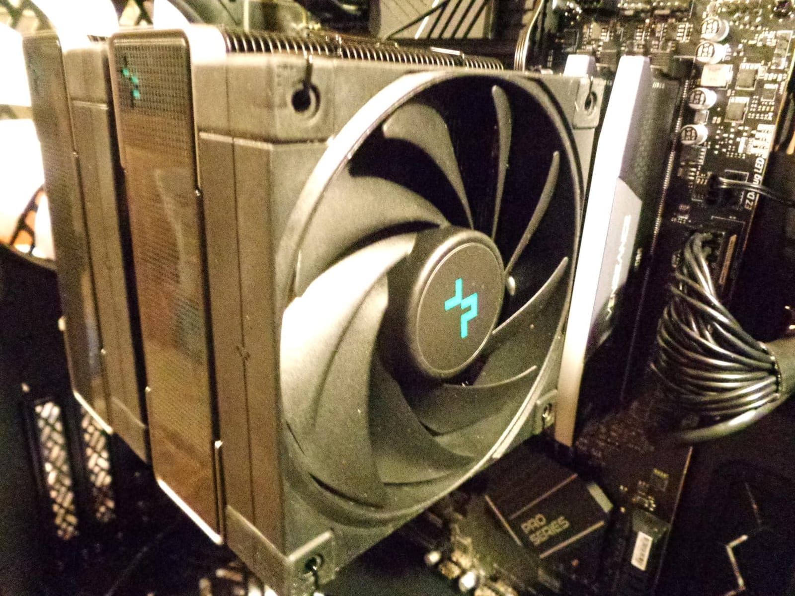 CORSAIR Vengeance RGB DDR5 RAM 32GB (2x16GB) Up to 6000MHz CL30-36-36-76 1.40V AMD EXPO Intel XMP Desktop Computer Memory - Gray (CMH32GX5M2B6000Z30K) customer photo 1