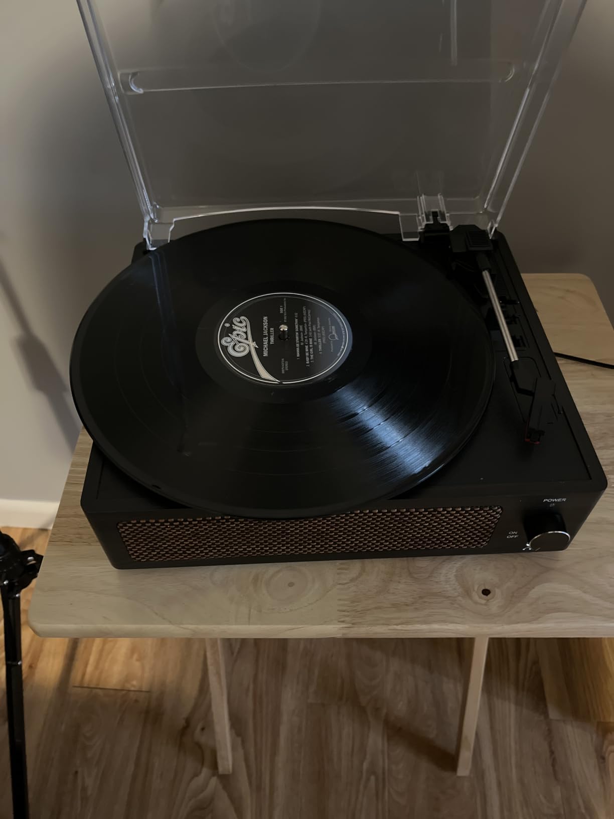 Seasonlife® Vinyl Record Player with Speakers,Wood Black Vintage Turntables customer photo 1