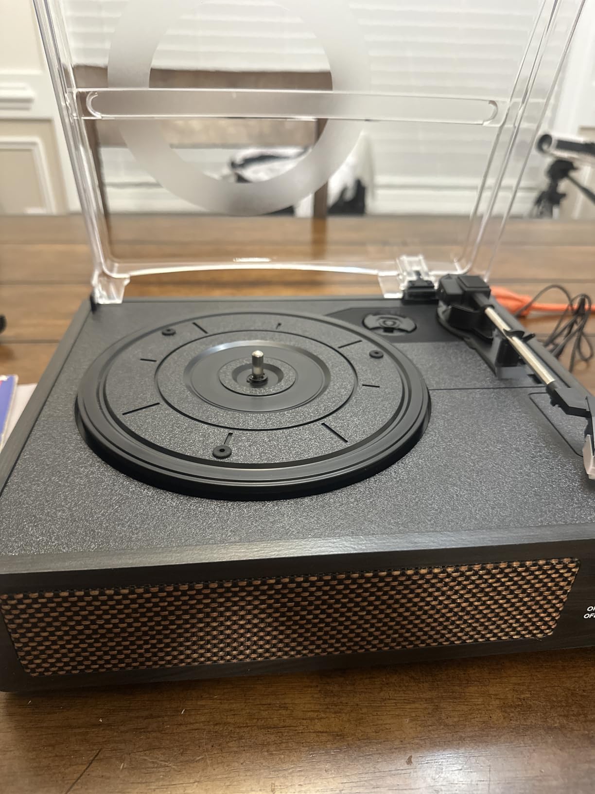 Seasonlife® Vinyl Record Player with Speakers,Wood Black Vintage Turntables customer photo 2