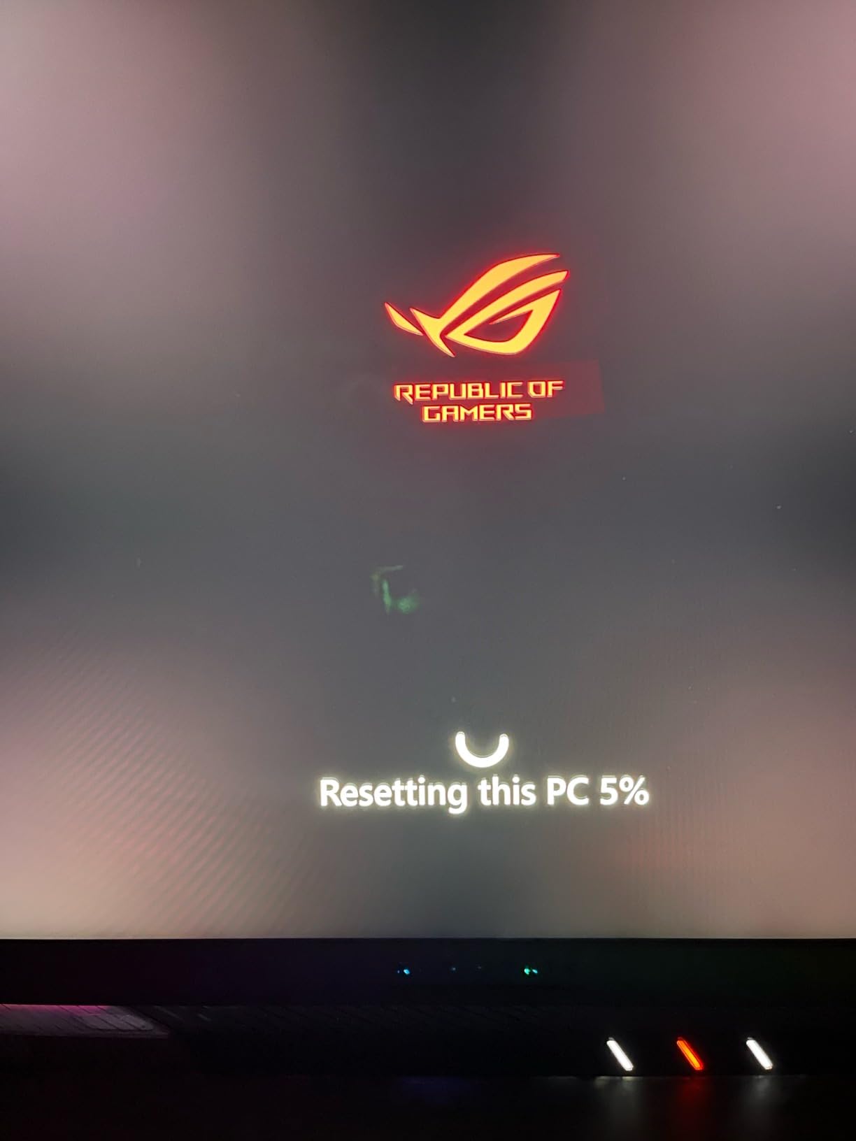 ASUS ROG Strix Scar 18 (2023) Gaming Laptop, 18” Nebula Display 16:10 QHD 240Hz/3ms, GeForce RTX 4090, Intel Core i9-13980HX, 32GB DDR5, 2TB PCIe SSD, Wi-Fi 6E, Windows 11 Pro, G834JY-XS97,Black customer photo 1