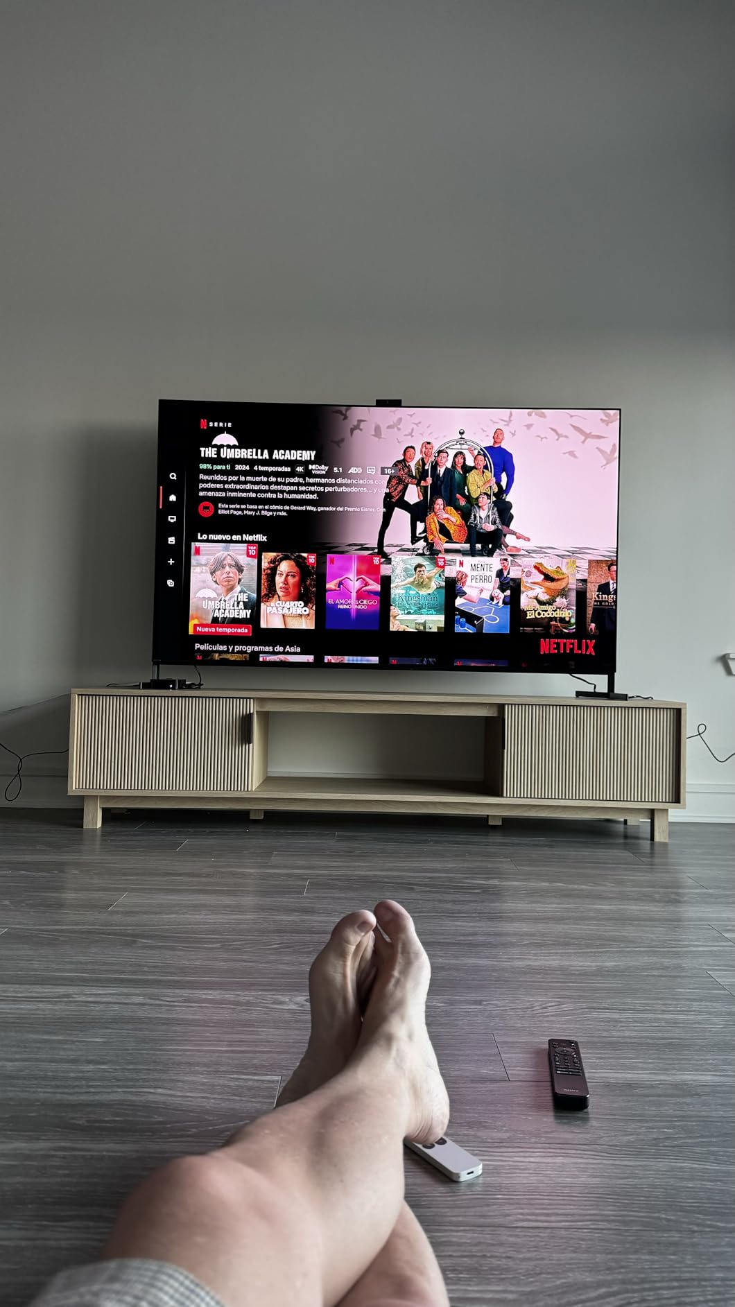 Sony QD-OLED 77 inch BRAVIA XR A95L Series 4K Ultra HD TV: Smart Google TV with Dolby Vision HDR and Exclusive Gaming Features for The PlayStation® 5 XR77A95L- Latest Model,Black customer photo 1