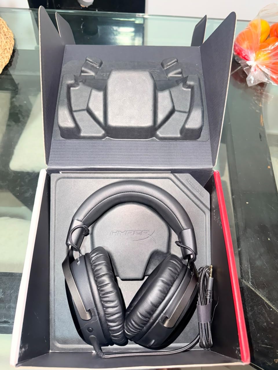 HyperX Cloud III – Wired Gaming Headset, PC, PS5, Xbox Series X|S, Angled 53mm Drivers, Spatial Audio, Memory Foam, Durable Frame, Ultra-Clear 10mm Mic, USB-C, USB-A, 3.5mm – Black/Red customer photo 1
