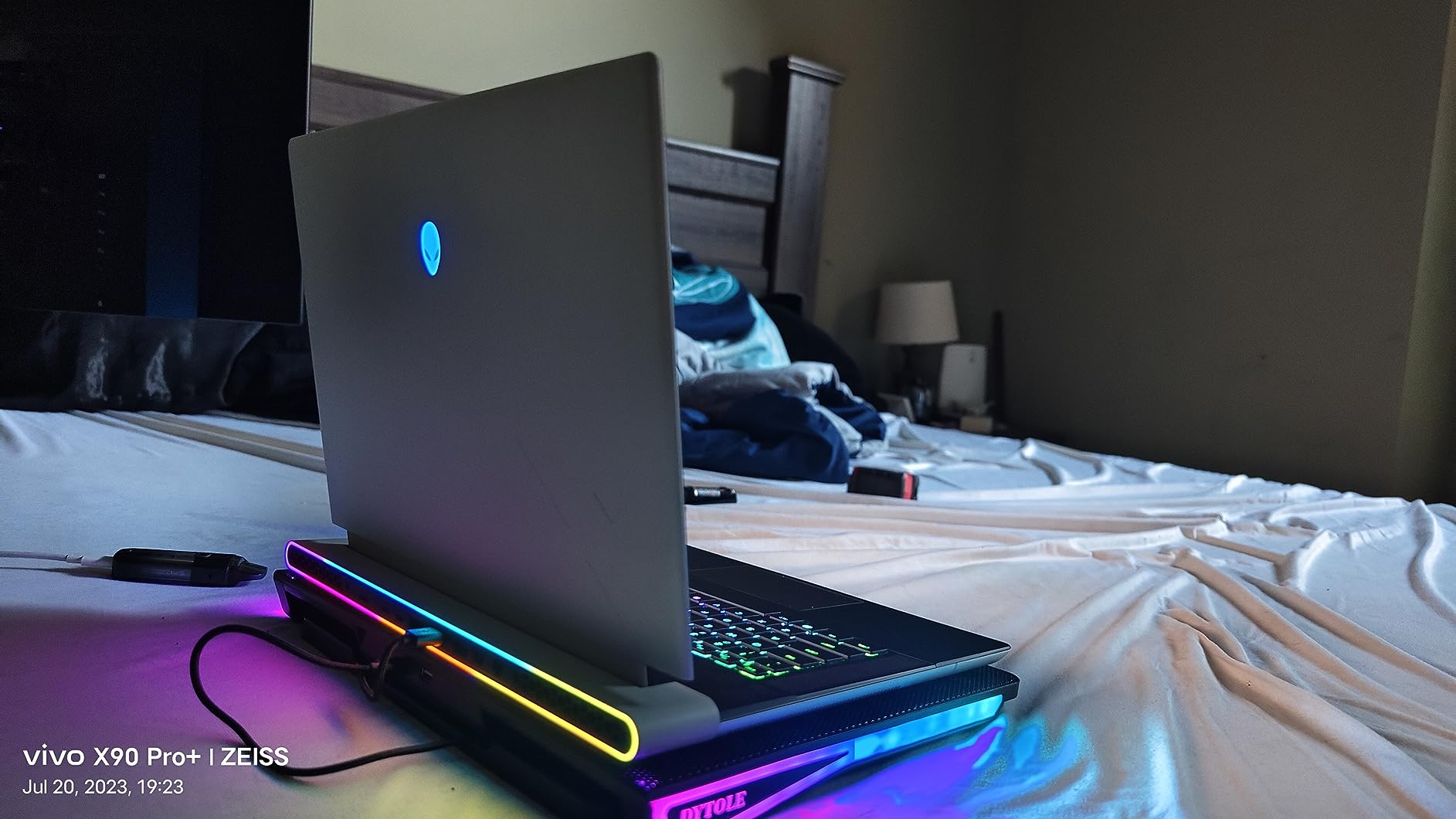 Alienware X16 R1 Gaming Laptop - 16-inch QHD+ 240Hz 3ms Display, Core i9-13900HK, 32GB LPDDR5 RAM, 1TB SSD, NVIDIA GeForce RTX 4080 12GB GDDR6, Windows 11 Home, Premium Support - Lunar Silver customer photo 2