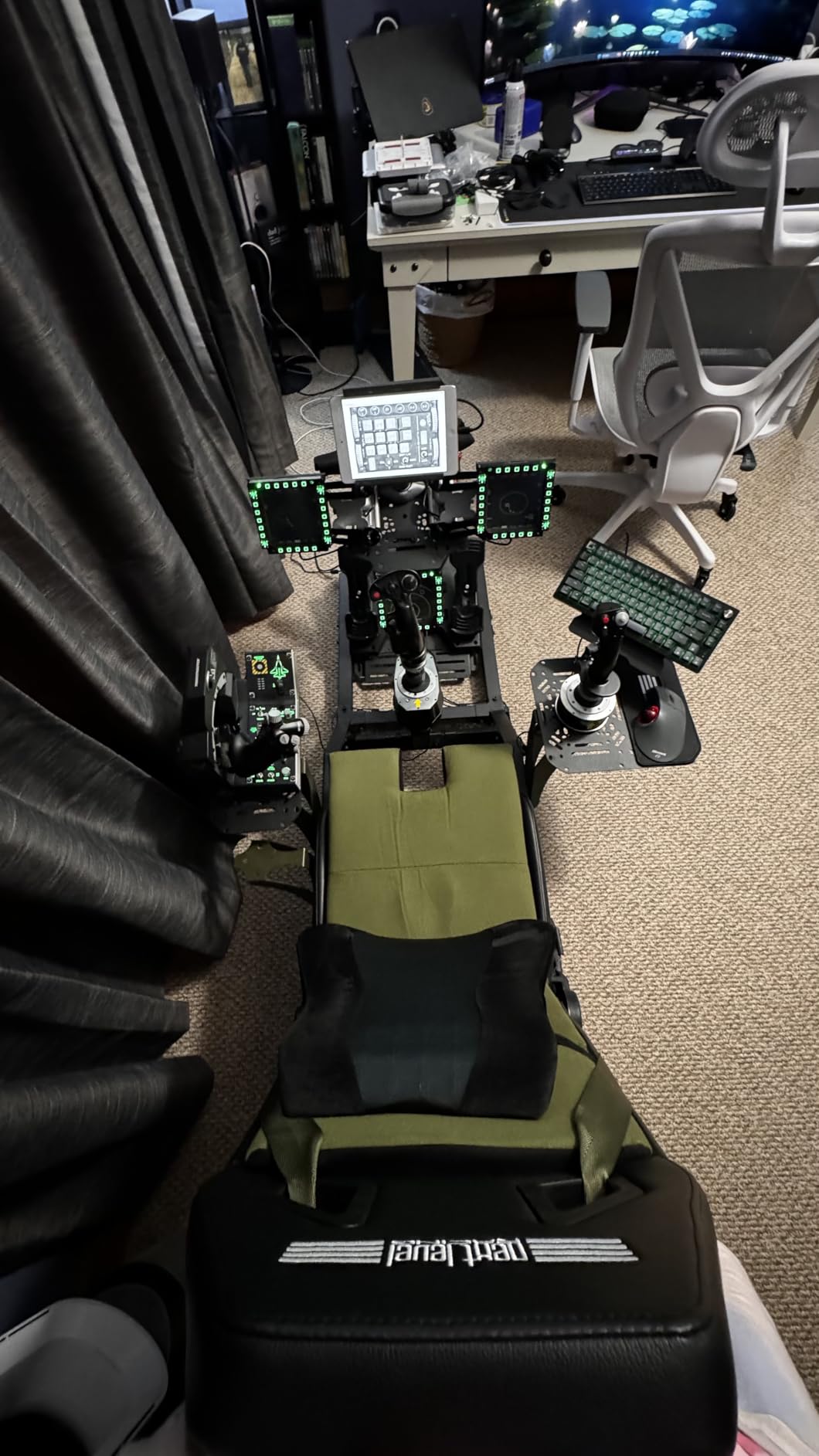 Thrustmaster Viper TQS Mission Pack Metal Throttle Quadrant System - PC customer photo 2