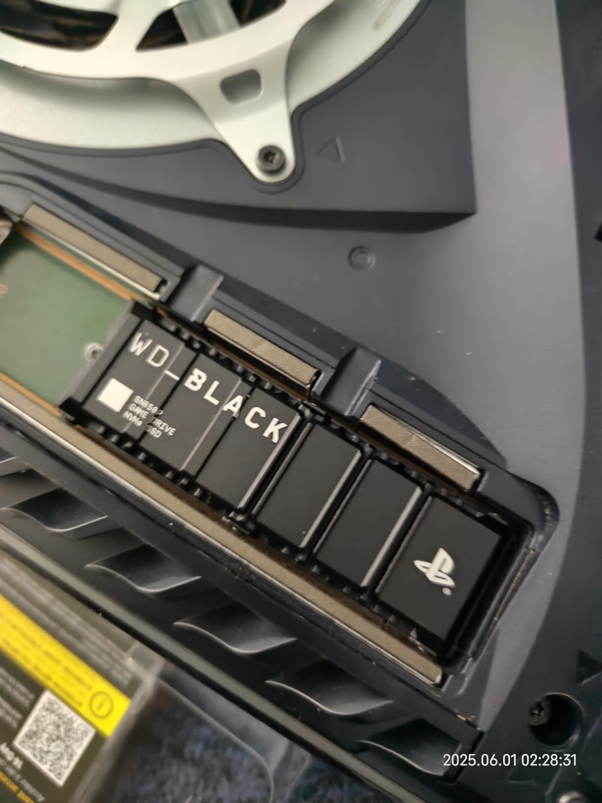 WD_BLACK 2TB SN850P NVMe M.2 SSD Officially Licensed Storage Expansion for PS5 Consoles, up to 7,300MB/s, with heatsink - WDBBYV0020BNC-WRSN customer photo 2