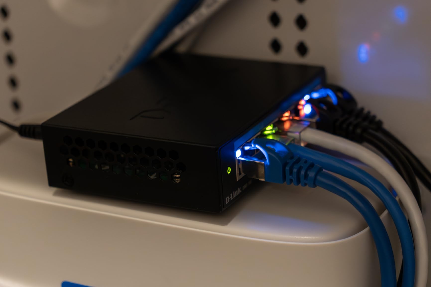 D-Link 5-Port 2.5G Unmanaged Ethernet Switch for Office, Media or Gaming customer photo 1