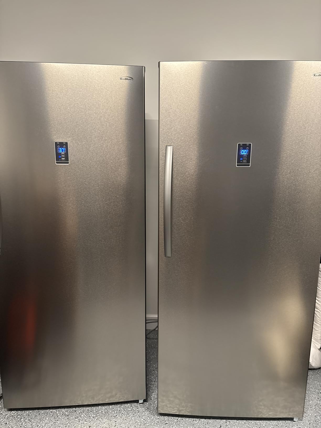 KoolMore 21 cu. ft. Upright Convertible Freezer/Refrigerator, 2-in-1 Appliance, Great Storage for Fresh or Frozen Food and Drinks, Clear Shelves and Drawers [Silver] (KM-RUF-21S) customer photo 1
