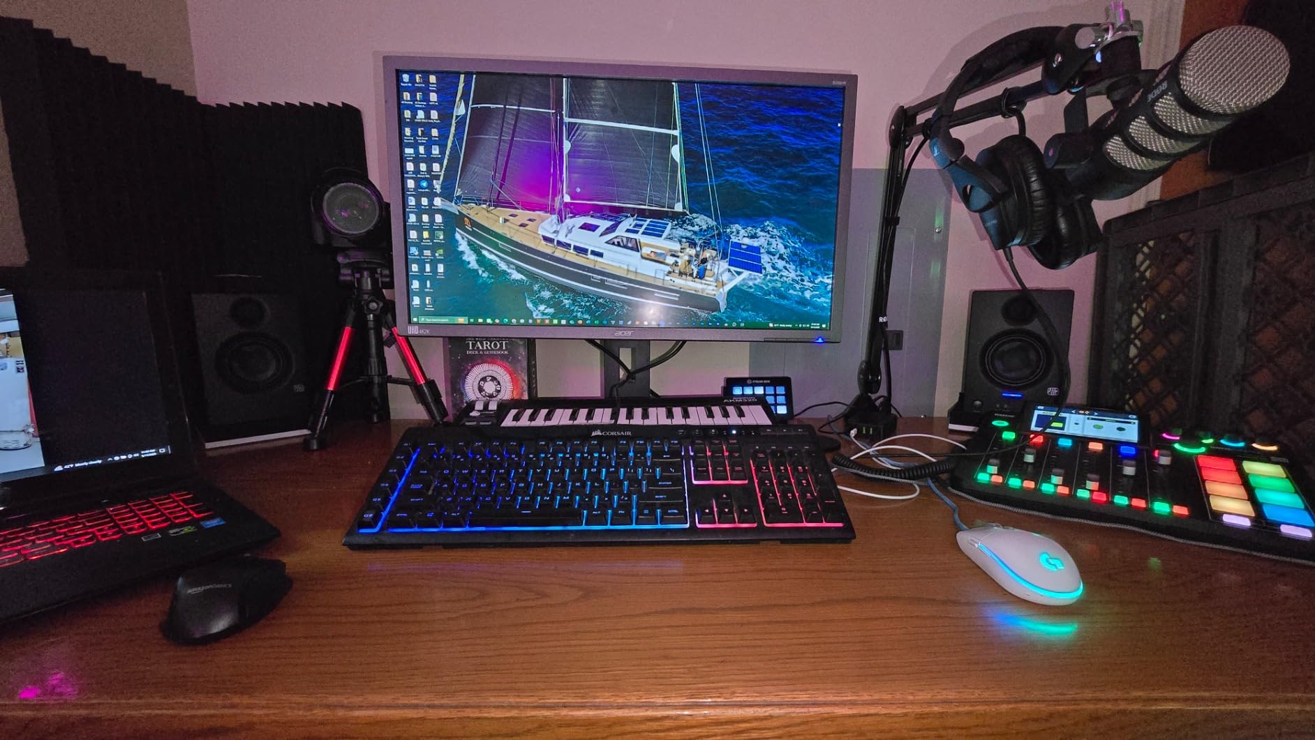 PreSonus Eris 3.5 Powered Studio Monitors, Pair — 3.5” Active Near customer photo 1