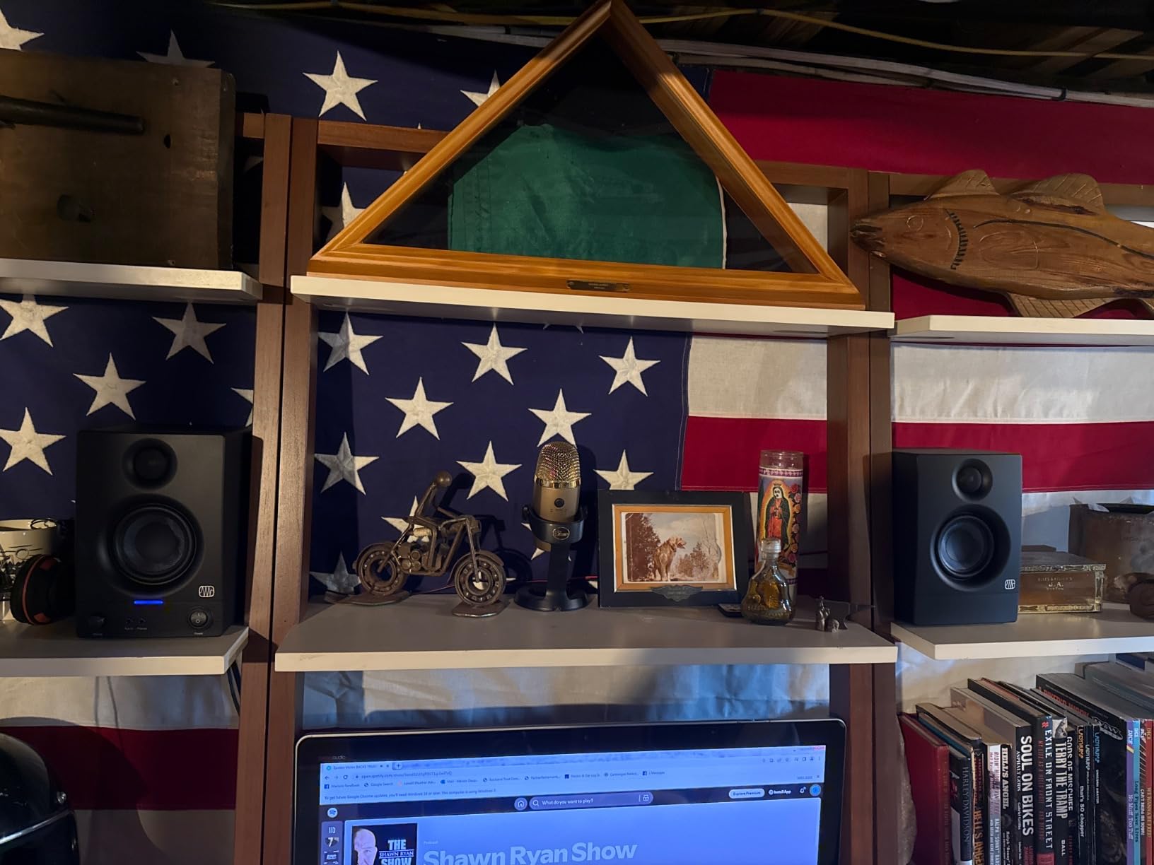 PreSonus Eris 3.5 Powered Studio Monitors, Pair — 3.5” Active Near customer photo 2