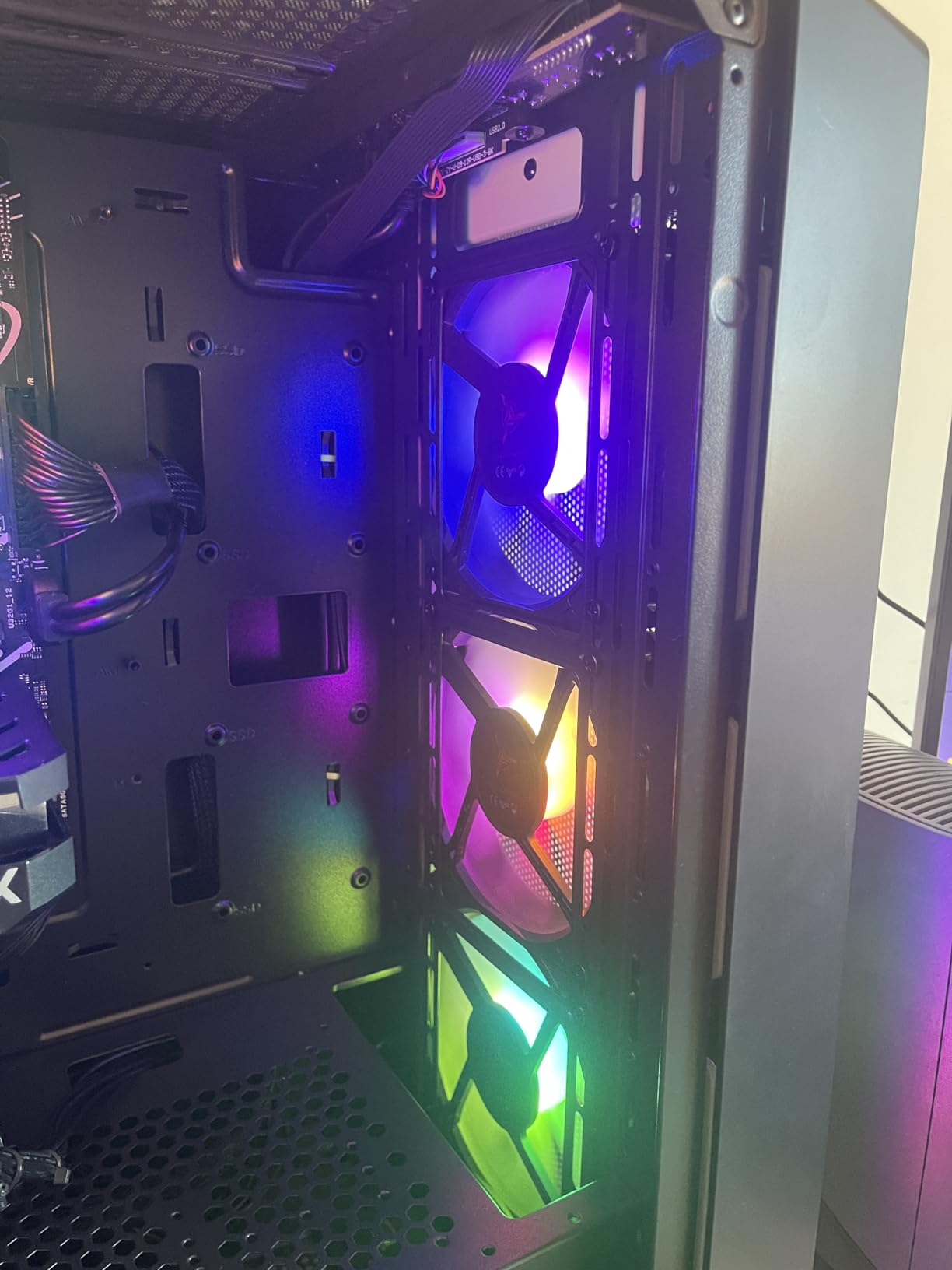 Skytech Gaming Nebula Gaming PC Desktop – Intel Core i5 13400F 2.5 GHz, NVIDIA RTX 4060, 1TB NVME SSD, 16GB DDR4 RAM 3200, 600W Gold PSU, 11AC Wi-Fi, Windows 11 Home 64-bit,Black customer photo 1