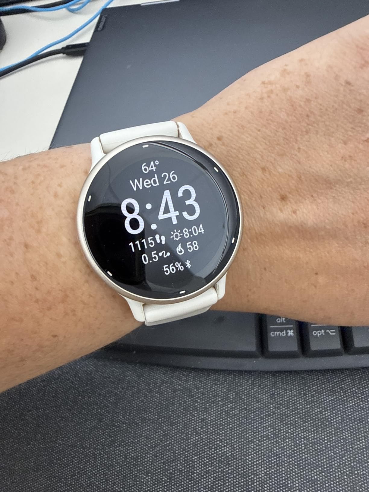Garmin vívoactive® 5, Health & Fitness GPS Smartwatch, 42mm, Ivory customer photo 1