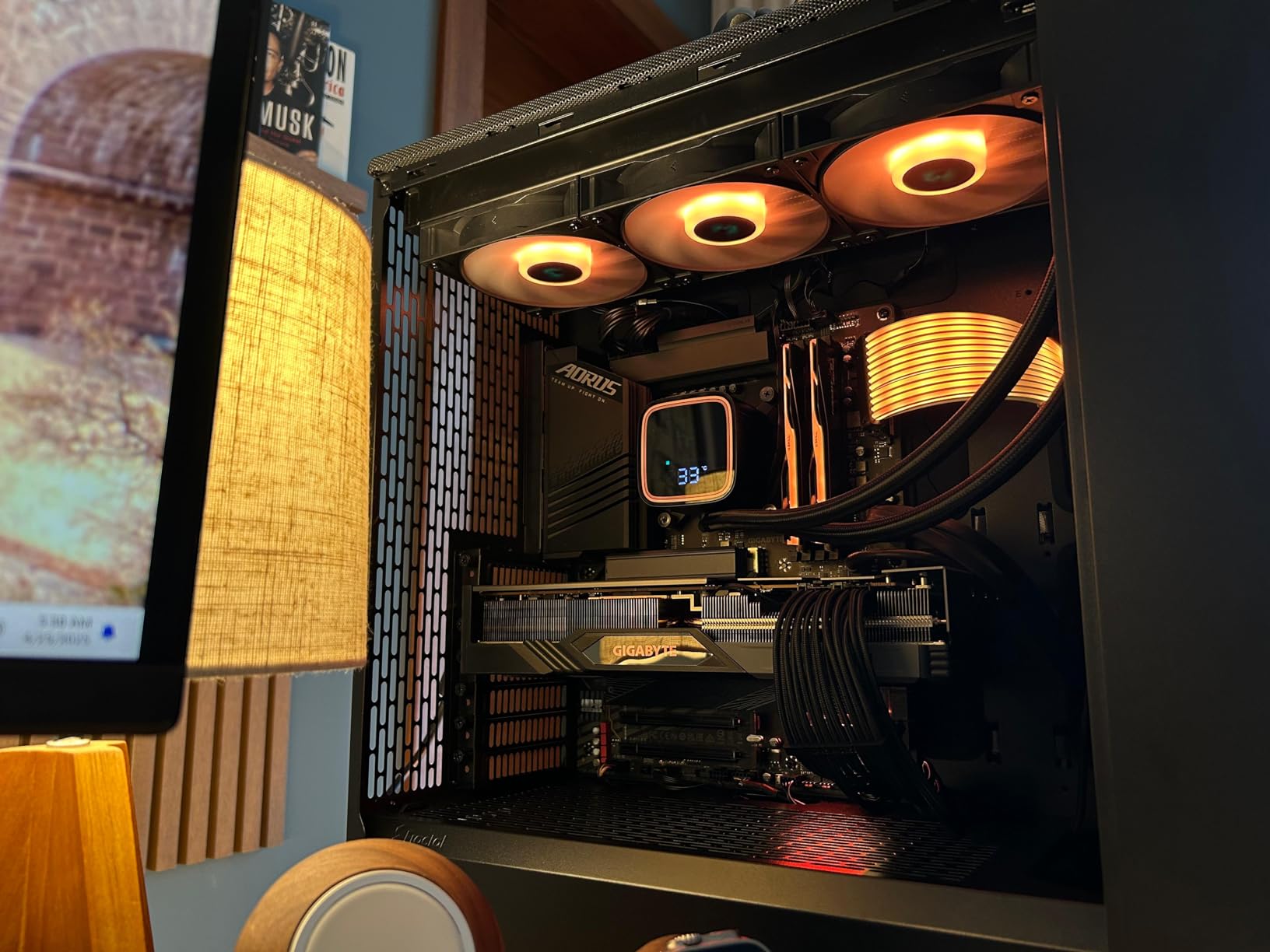 GIGABYTE Radeon RX 7800 XT Gaming OC 16GB Graphics Card - 16GB GDDR6 256-bit, Windforce Cooling System, Metal Back Plate, DP 2.1, HDMI 2.1, AMD RDNA 3 Architecture, GV-R78XTGAMING OC-16GD customer photo 1