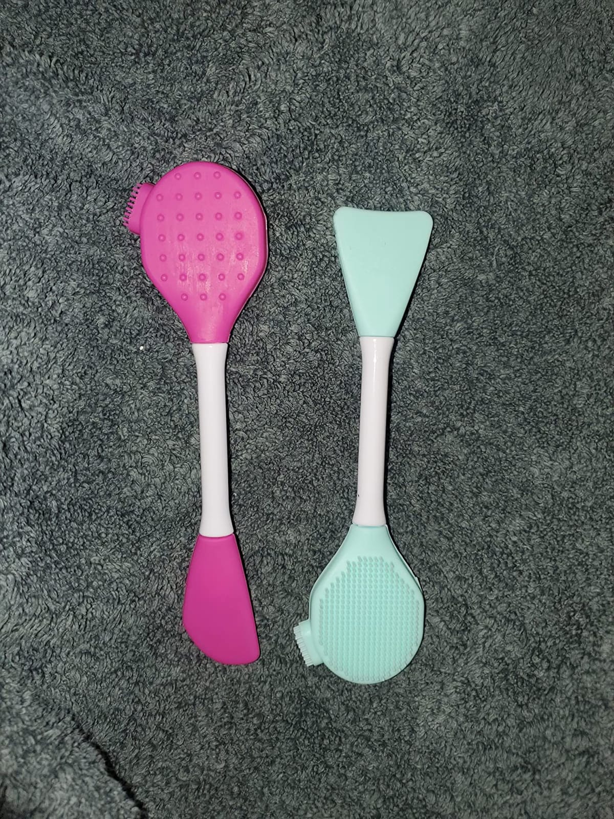 RamPula Facial Cleansing Brush, 2 in 1 Silicone Face Mask Brush & Face Scrubber, For Exfoliating, Massaging, Remove Blackheads, Makeup Skincare Removal, Applicator for Mud, Clay, Body Lotion, DIY Mask customer photo 1