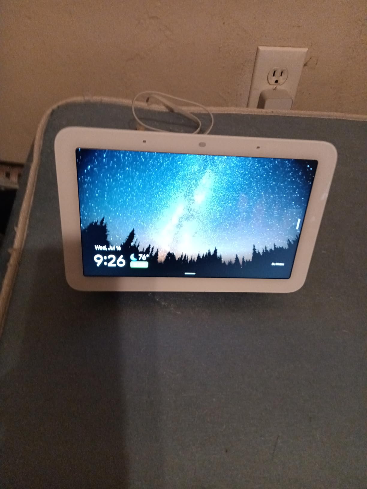 Google Nest Hub 7” Smart Display with Google Assistant (2nd Gen) - Chalk customer photo 2