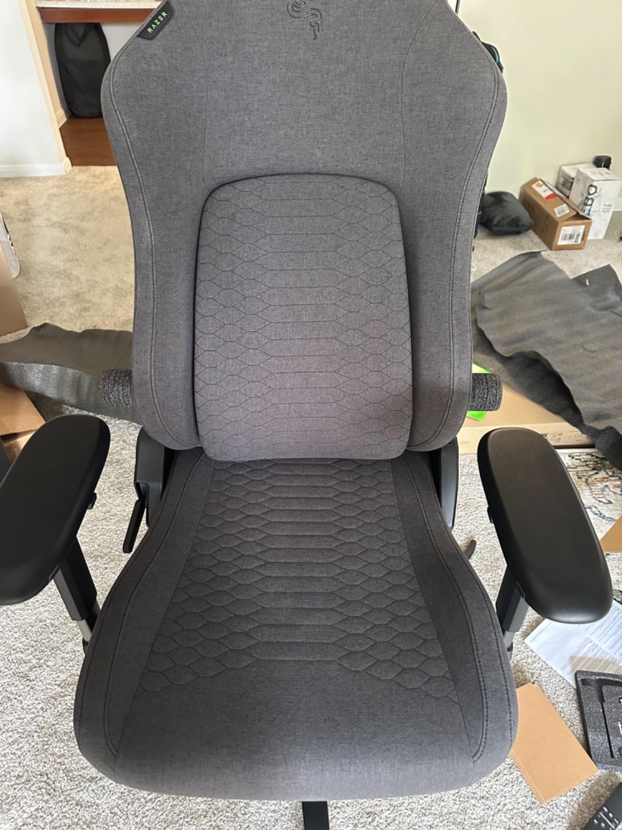 Razer Iskur V2 Gaming Chair: Adaptive Lumbar Support - Adjustable Lumbar Curve - High Density Foam Cushions - Reactive Seat Tilt &152-degree Recline - 4D Armrests - Fabric - Dark Grey customer photo 1