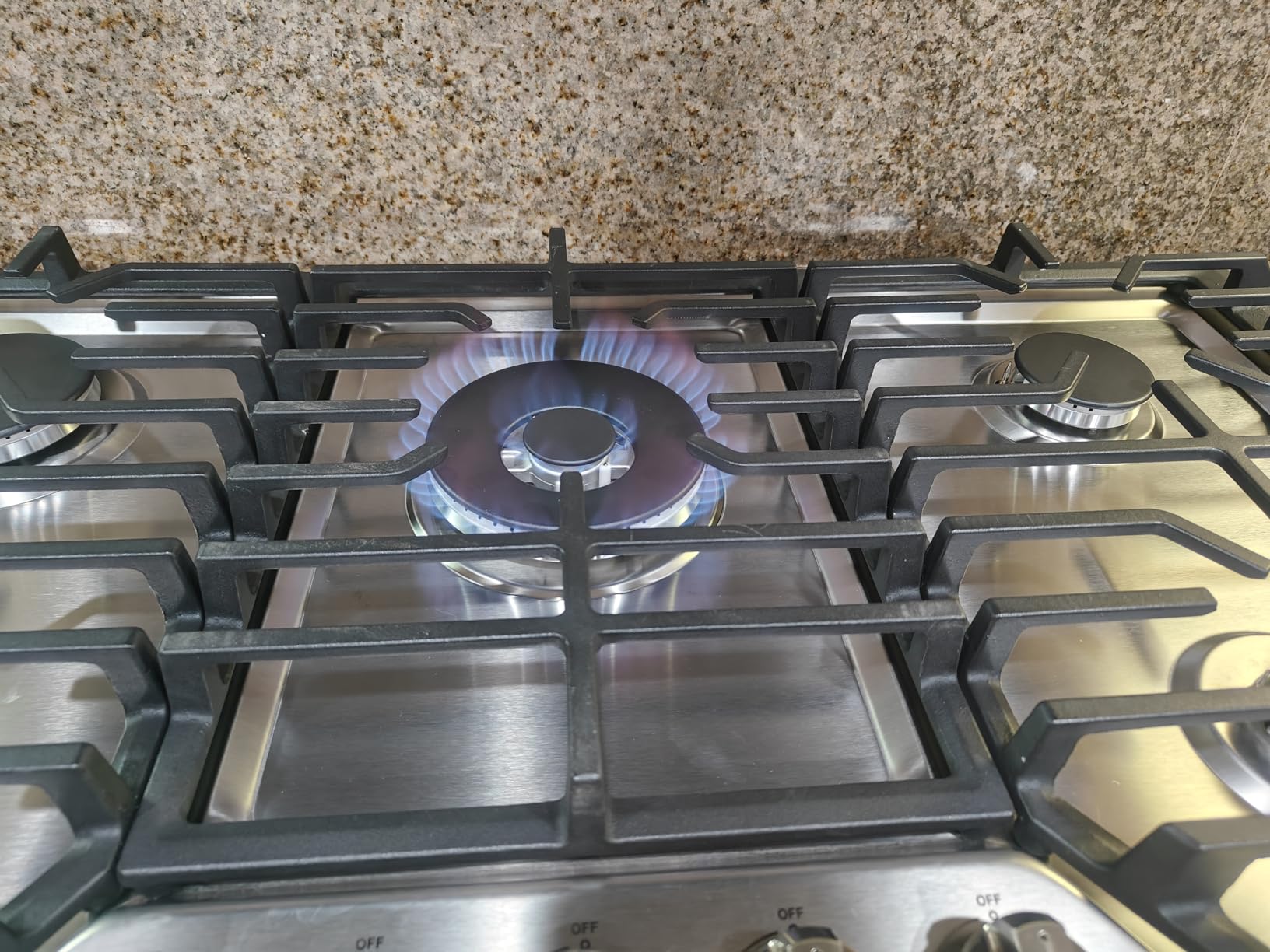 AMZCHEF 36 Inch Gas Cooktop with Griddle, 5 Italy SABAF Sealed Burners customer photo 2
