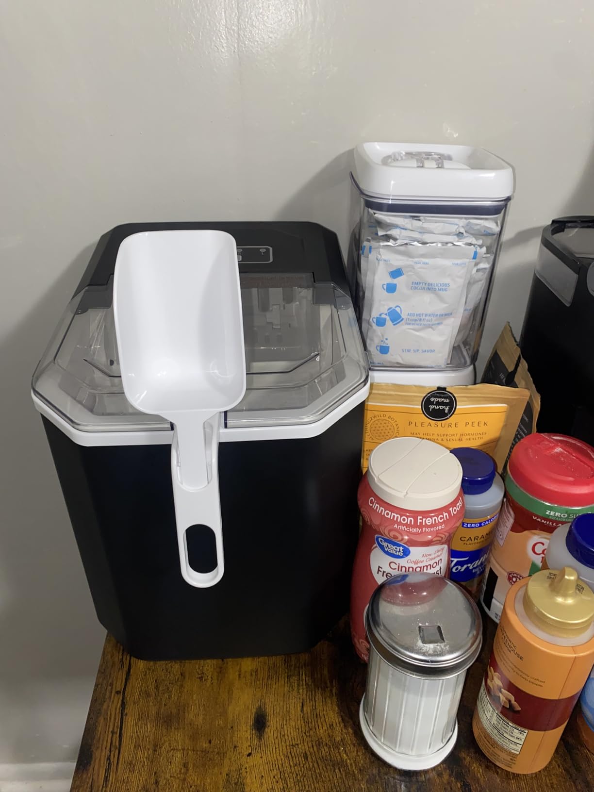 ZAFRO Countertop Ice Maker, 26Lbs/24H, 9 Bullet Cubes in 6 Mins, Self-Cleaning Portable Ice Machine with 2 Ice Sizes (S/L), Quiet Compact Design, Double Handles, for Home, Party, RV, Camping, Black customer photo 2