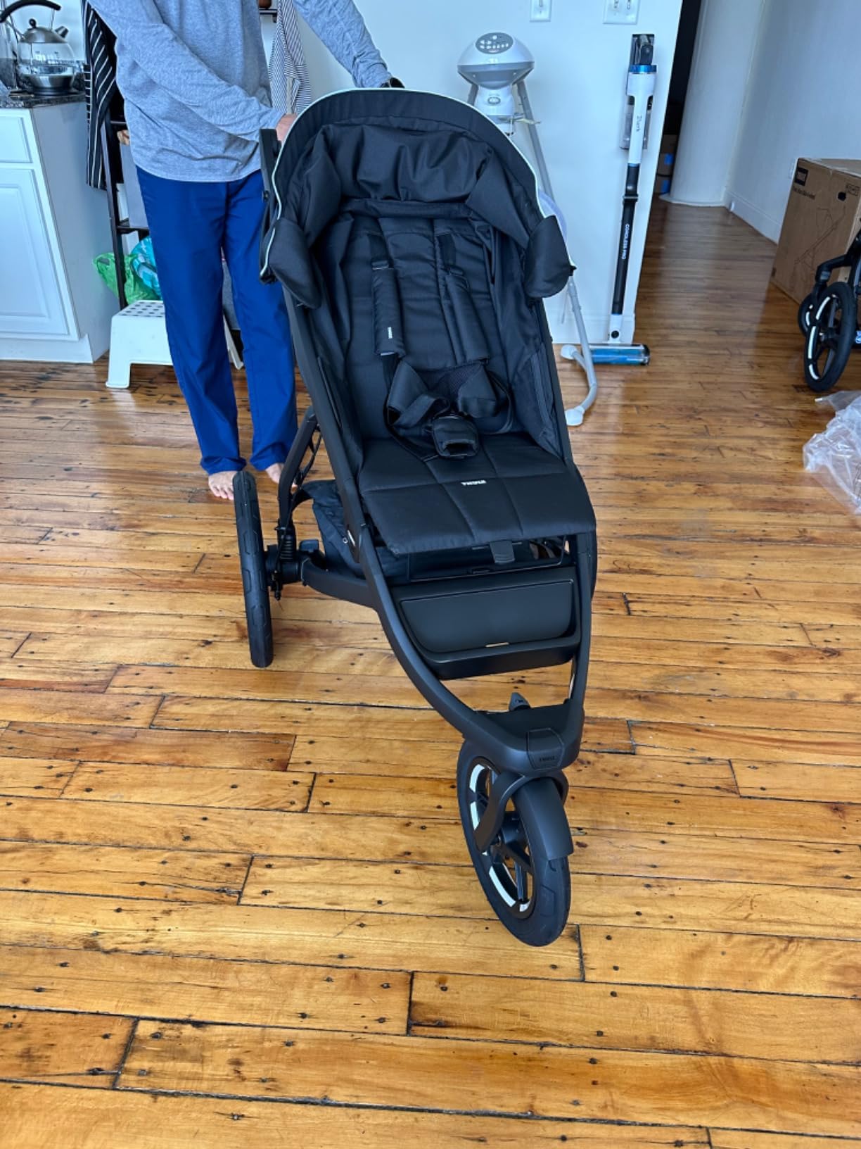 Thule Urban Glide 3 Single Child All-Terrain Stroller, Full-Suspension System, Air-Filled Tires, Upright seat with Adjustable Recline and Built-in legrest customer photo 2