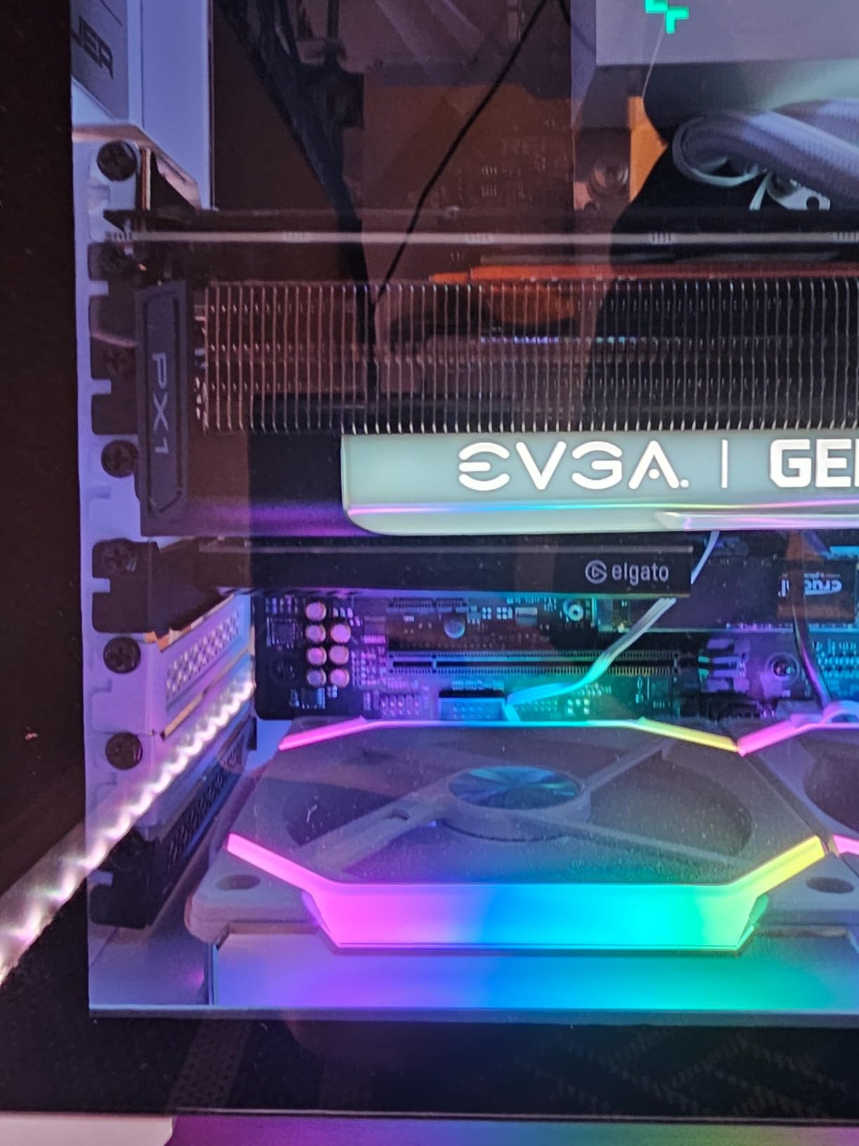 Elgato 4K Pro Internal Capture Card, 8K60 Passthrough customer photo 1