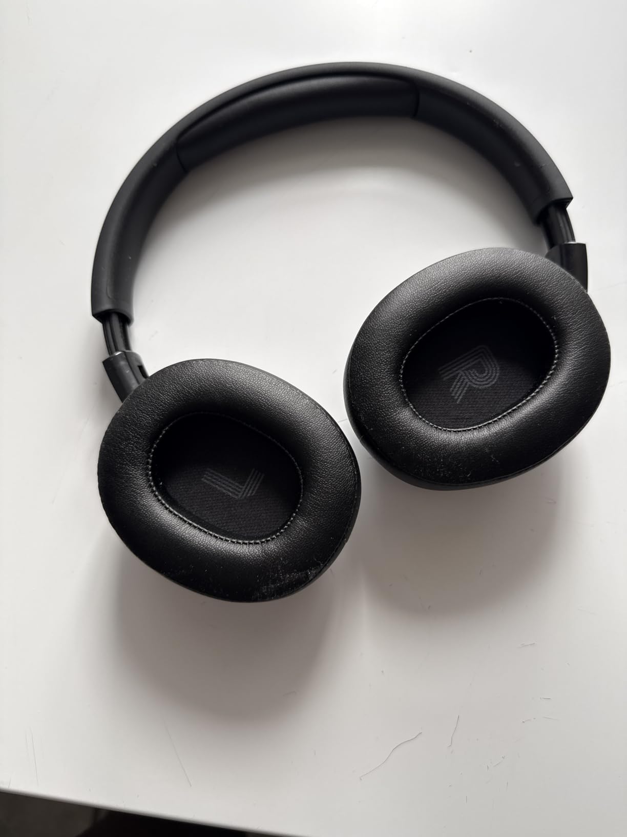 JBL Tune 720BT - Wireless Over-Ear Headphones with JBL Pure Bass Sound, Bluetooth 5.3, Up to 76H Battery Life and Speed Charge, Lightweight, Comfortable and Foldable Design (Black) customer photo 2