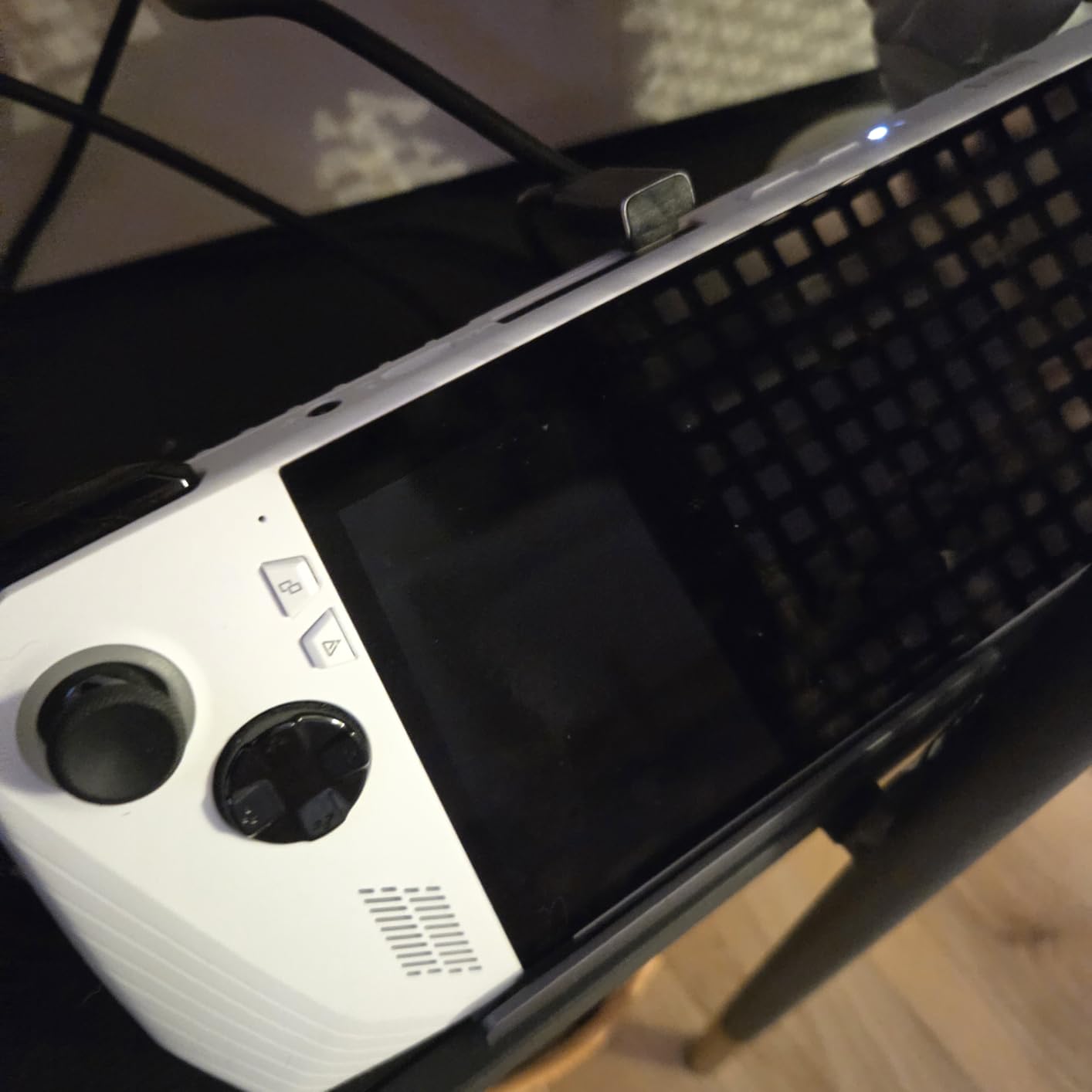 ASUS ROG Xbox Ally Gaming Handheld 7