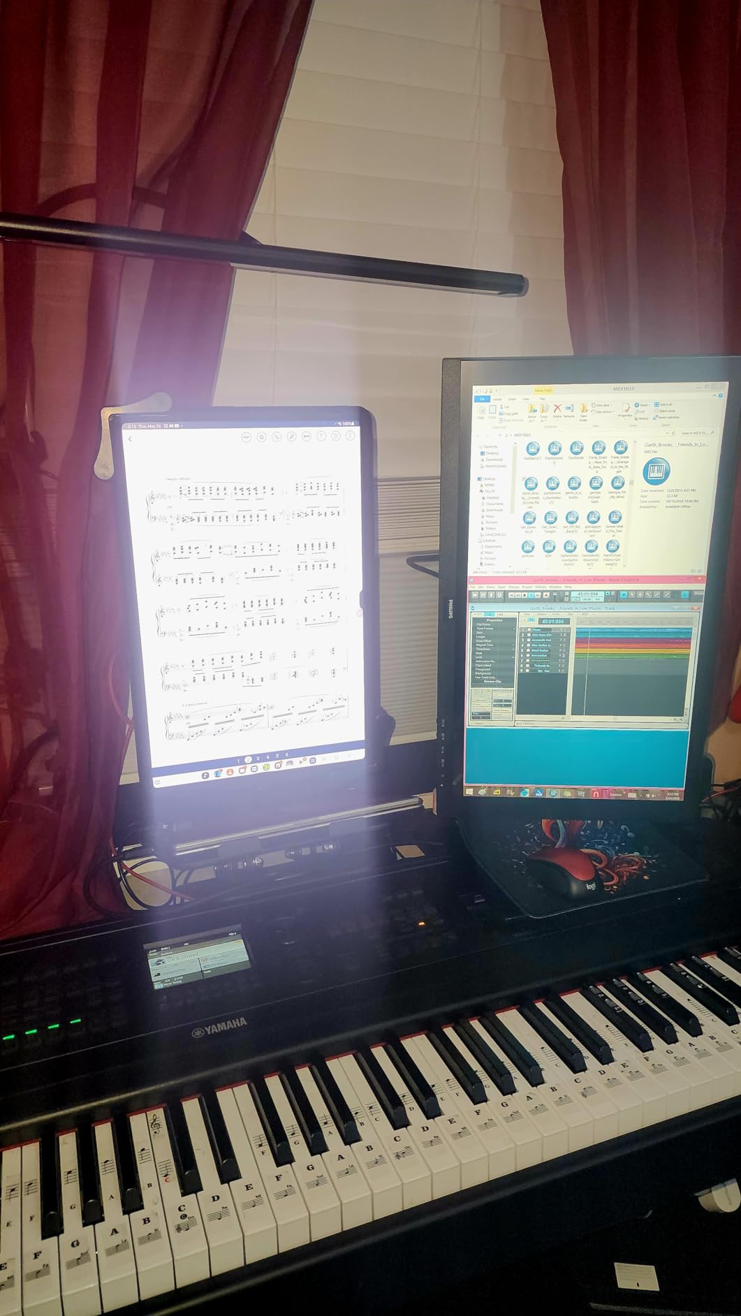 Philips 22 Inch Computer Monitor FHD 100Hz VA VESA Flicker-Free, 221V8LB customer photo 2