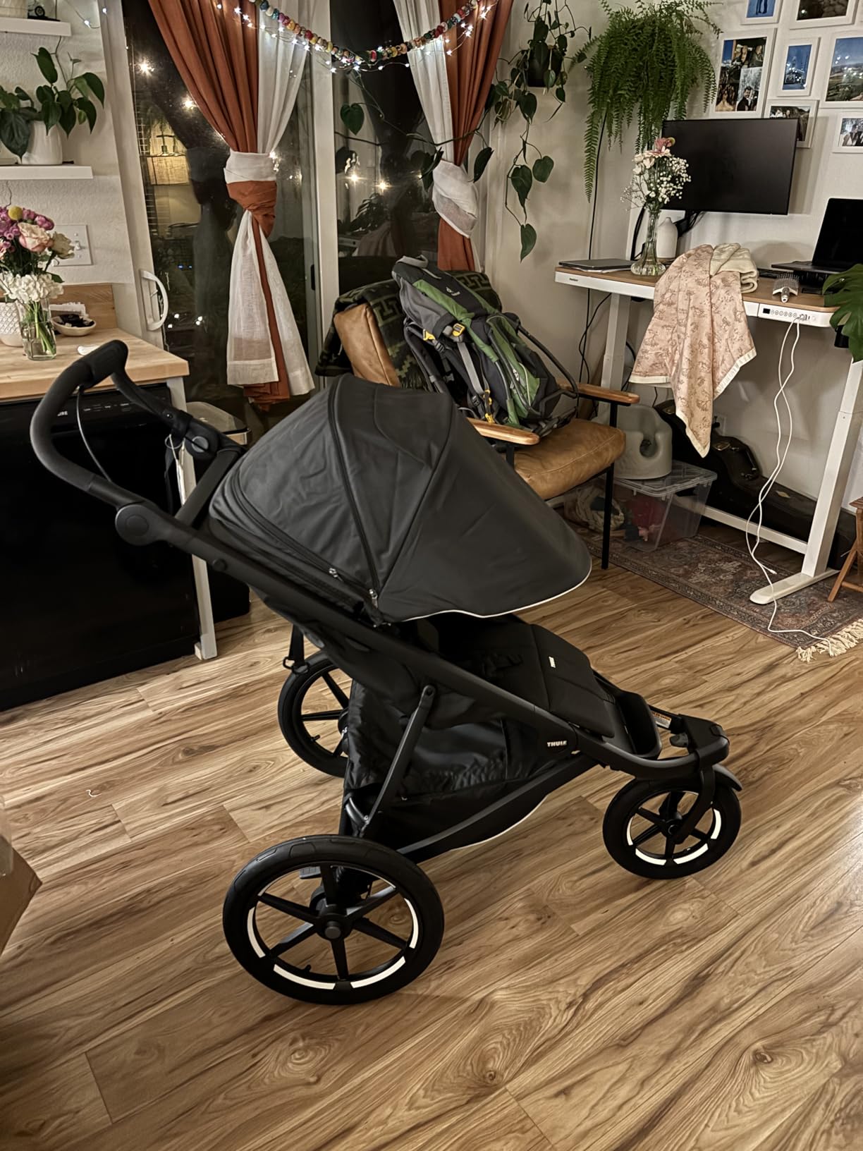 Thule Urban Glide 3 Double Child All-Terrain Stroller, One-Handed fold with self Standing Design, Air-Filled Tires, Upright Seats with Adjustable Recline and Built-in Leg Rest customer photo 1